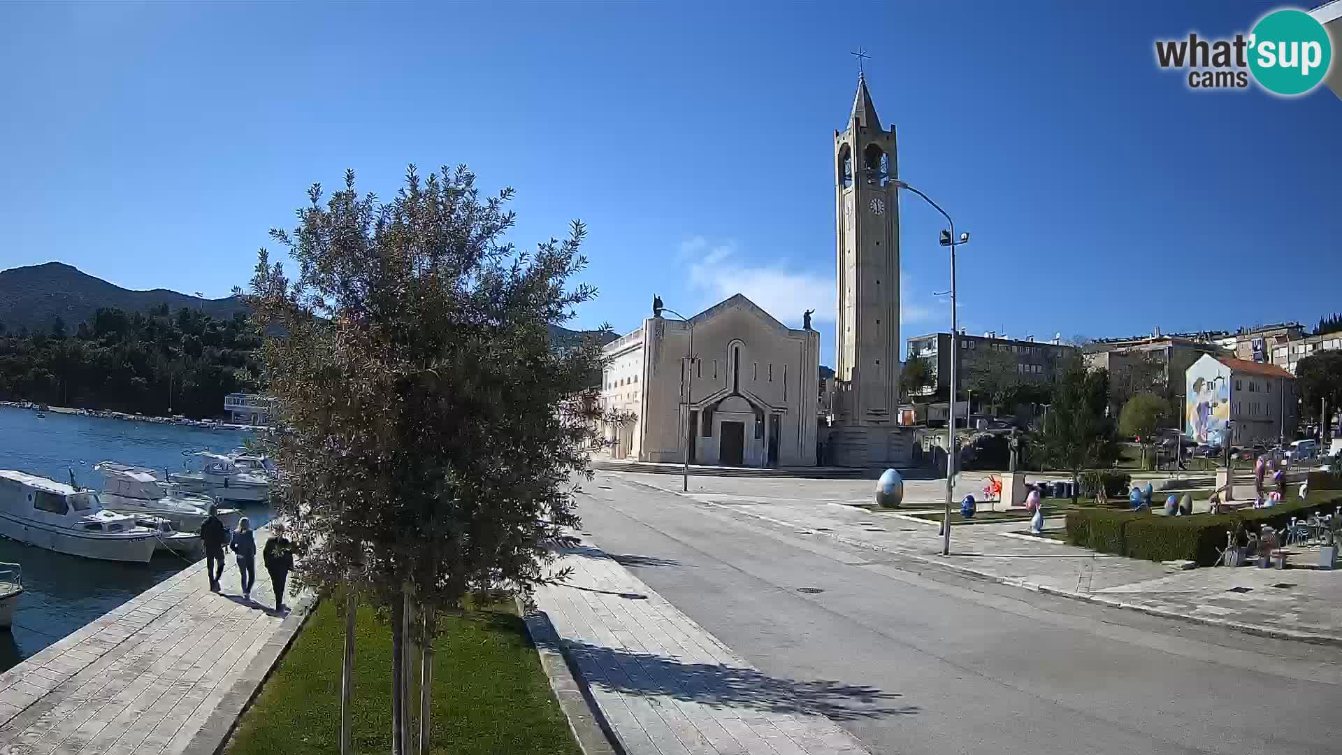 Ploče Webcam | Captivating Views of Riva and the Cathedral