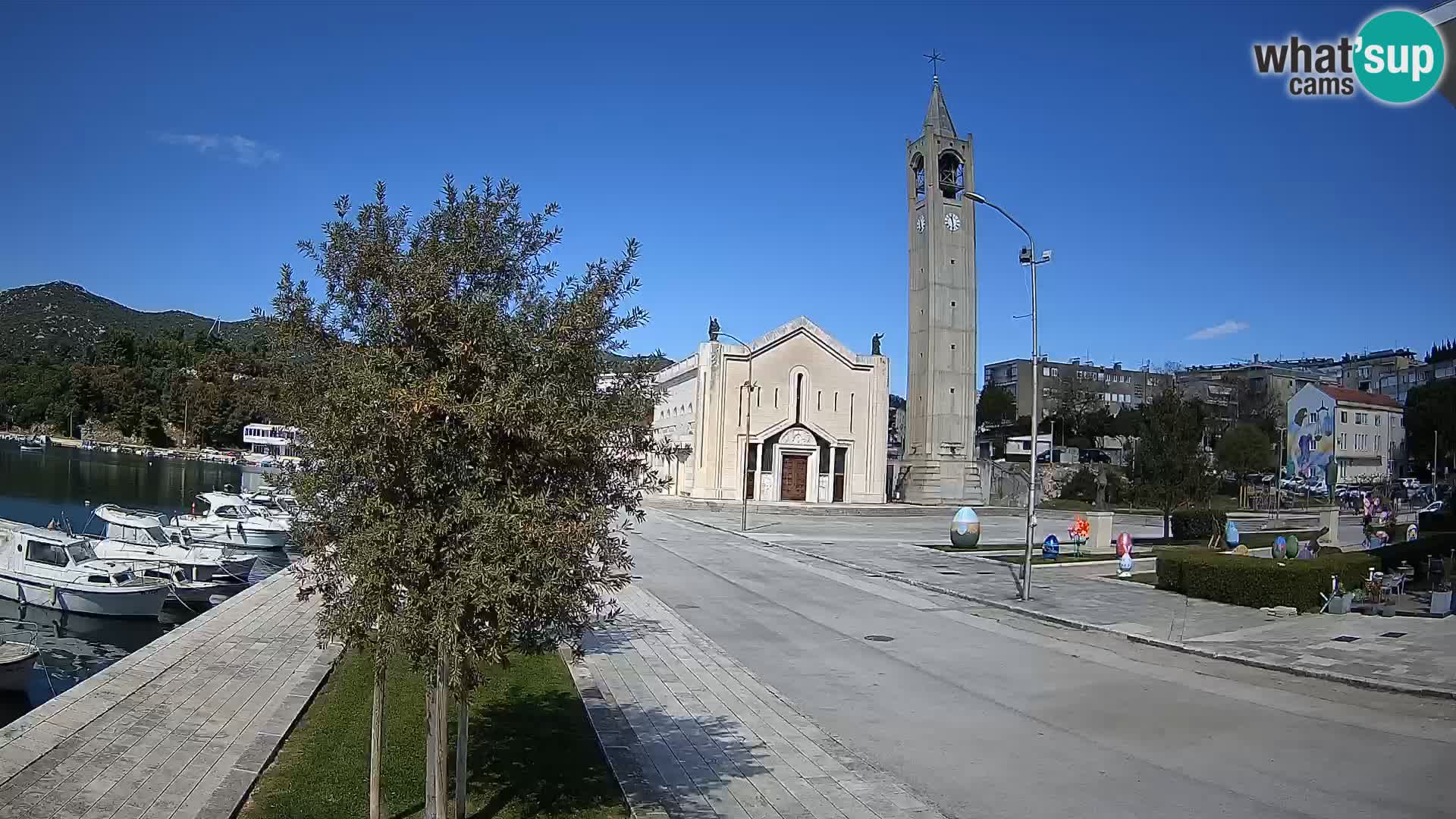 Ploče Webcam | Captivating Views of Riva and the Cathedral