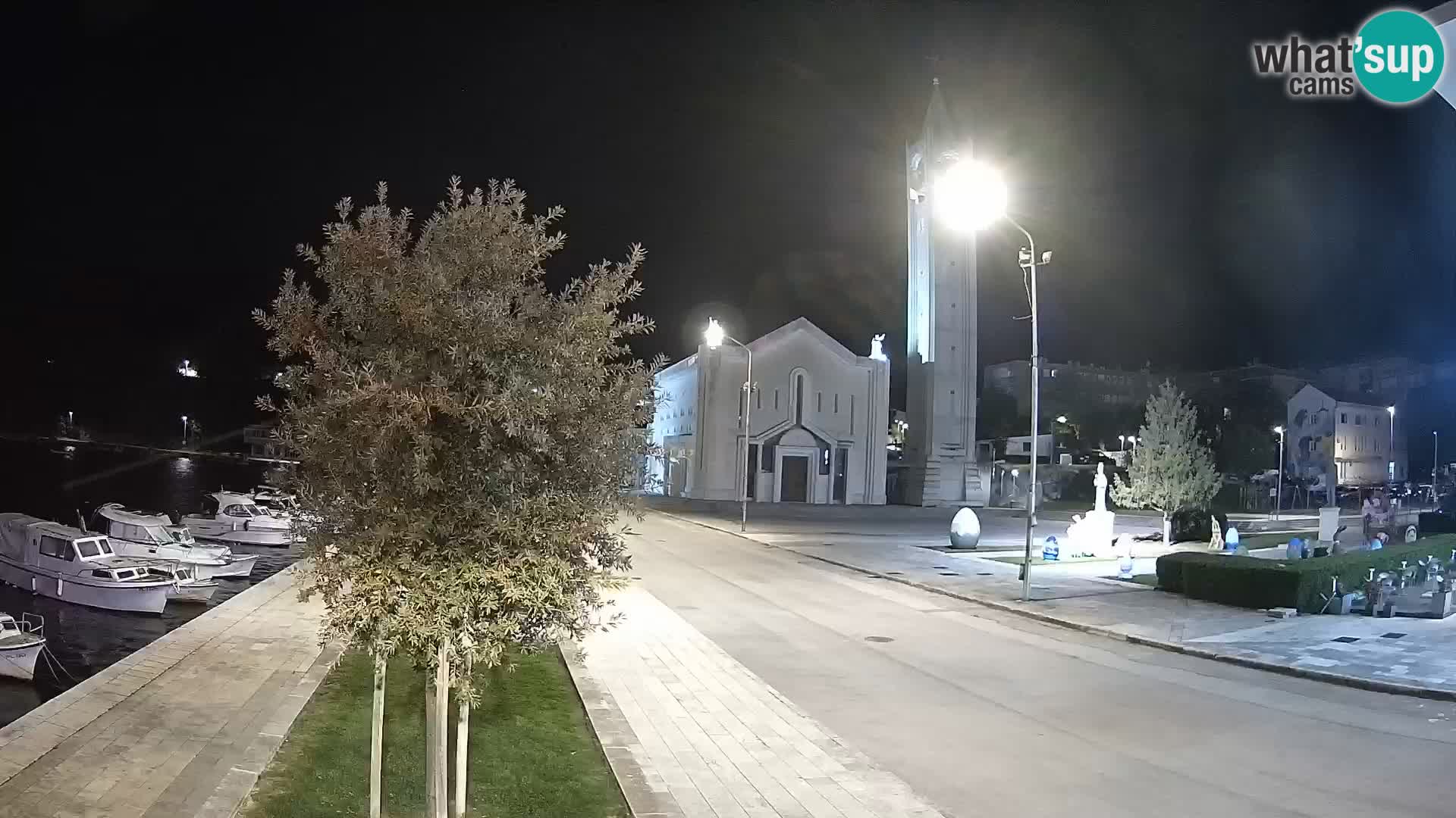 Ploče Webcam | Captivating Views of Riva and the Cathedral