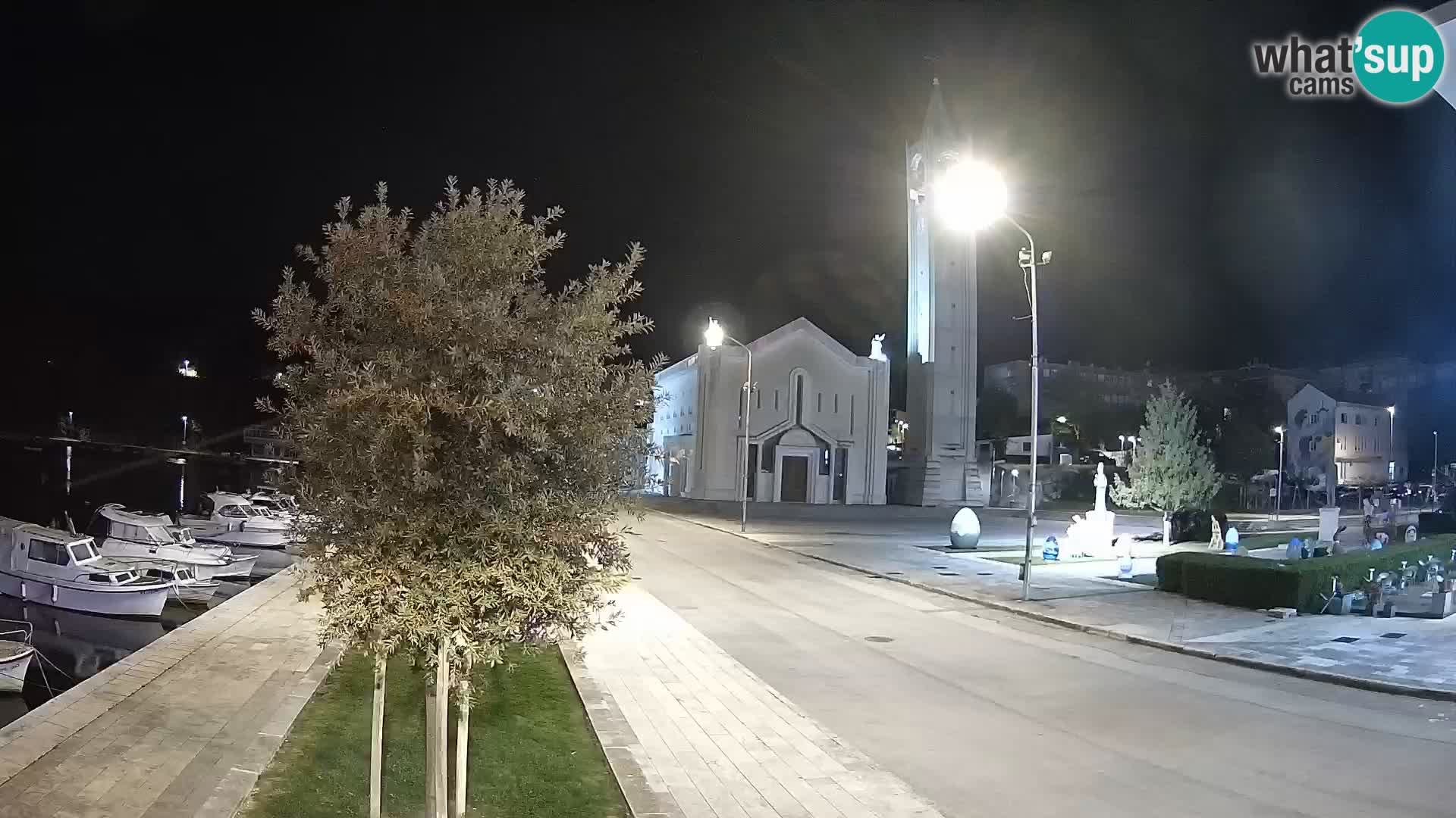 Ploče Webcam | Captivating Views of Riva and the Cathedral