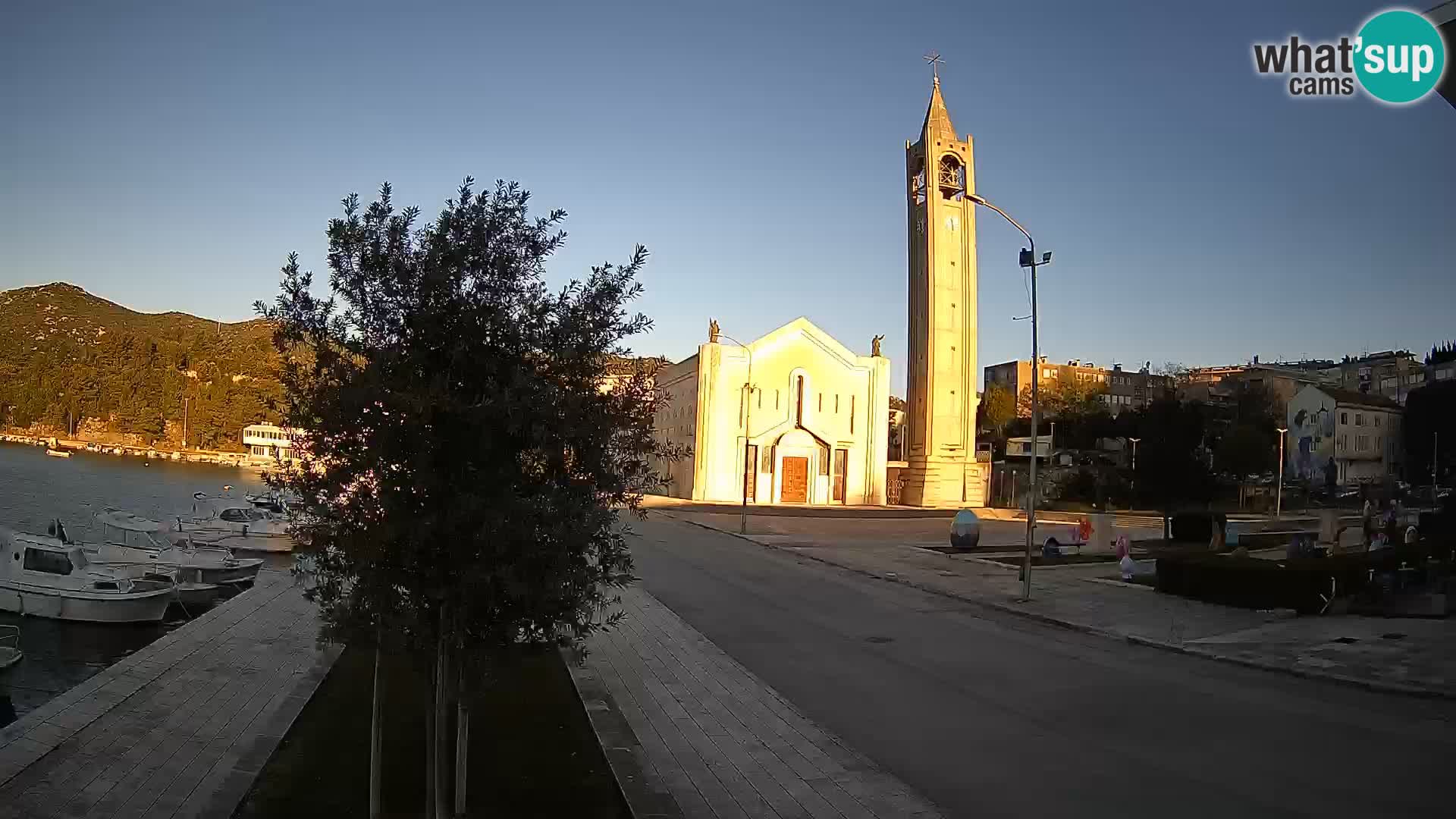 Ploče Webcam | Captivating Views of Riva and the Cathedral