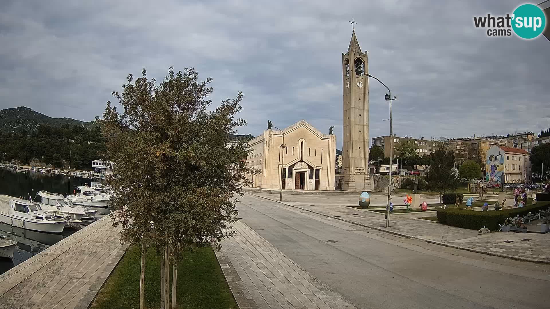 Ploče Webcam | Captivating Views of Riva and the Cathedral