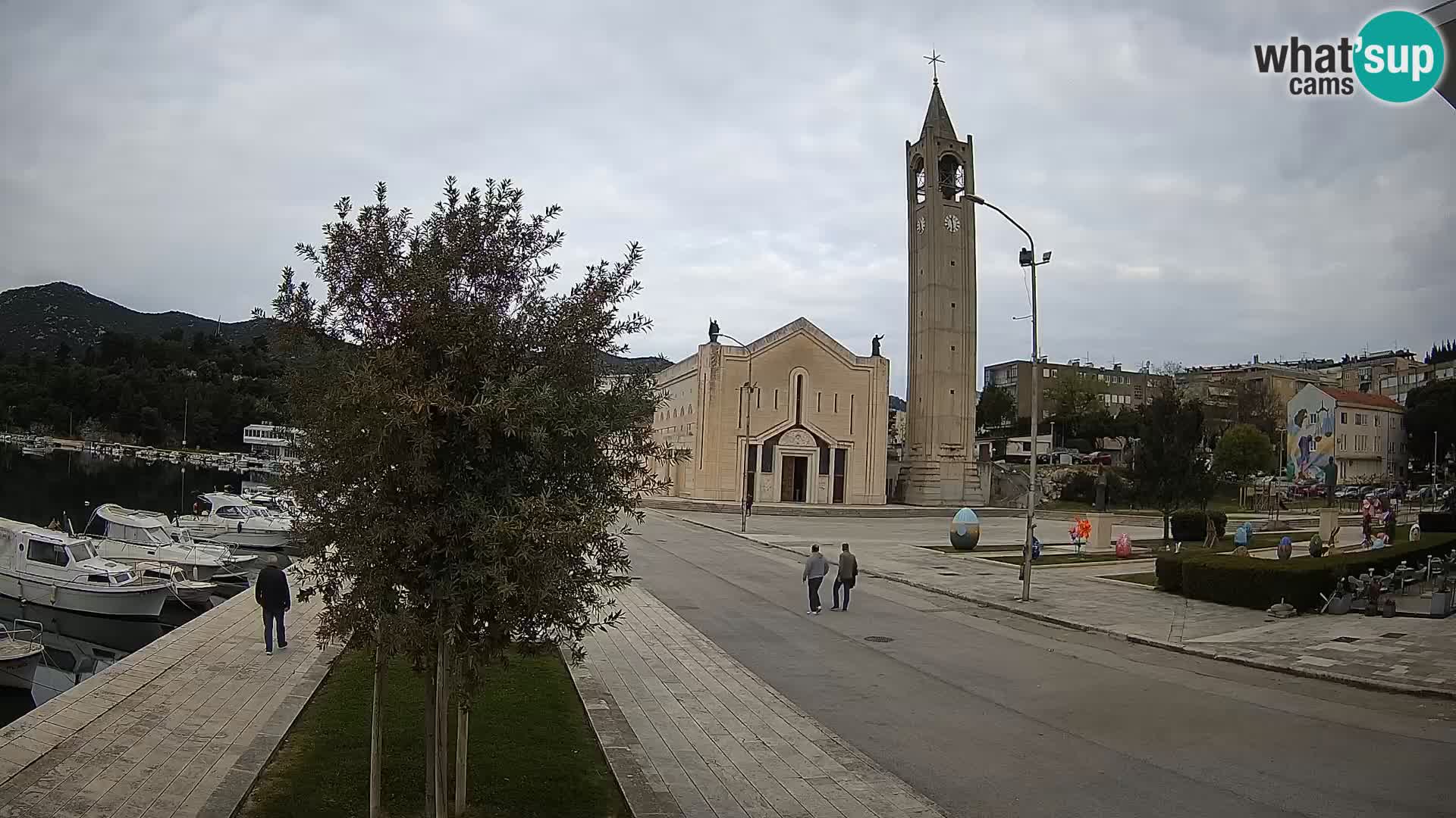 Ploče Webcam | Captivating Views of Riva and the Cathedral