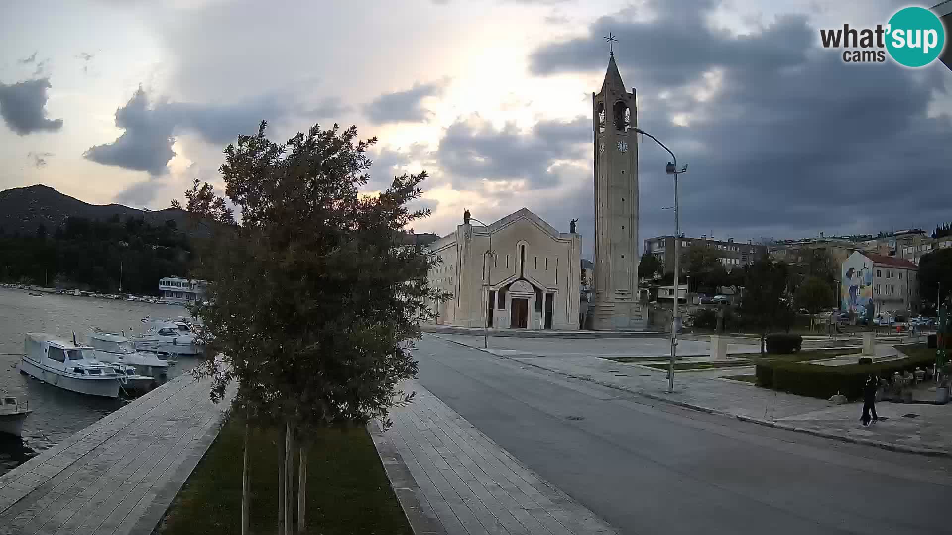 Spletna kamera Ploče | Osupljiv pogled na Rivo in katedralo