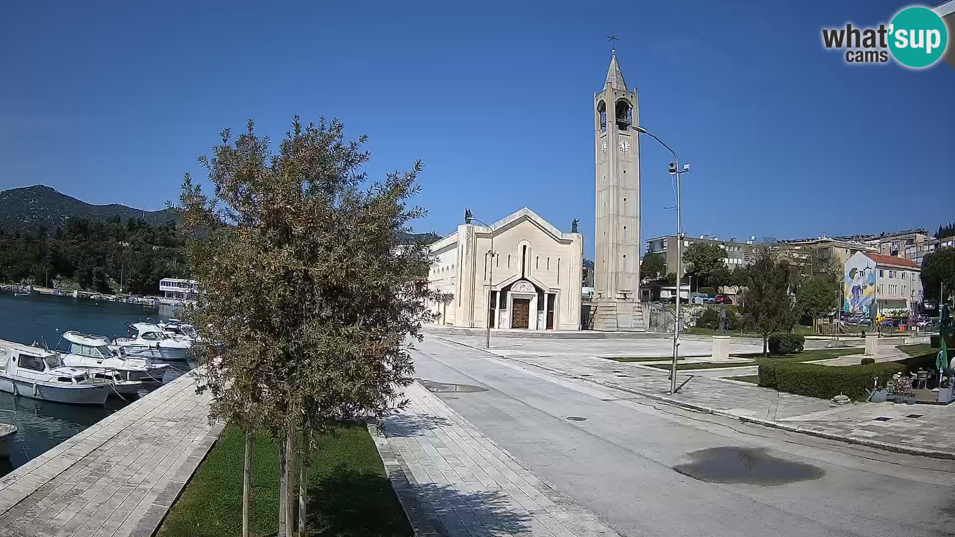 Ploče Webcam | Captivating Views of Riva and the Cathedral