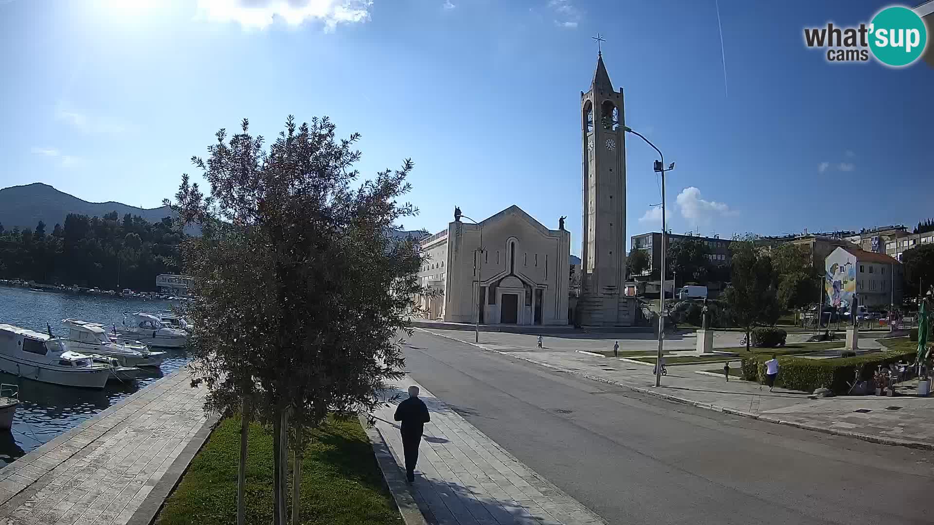 Ploče Webcam | Captivating Views of Riva and the Cathedral