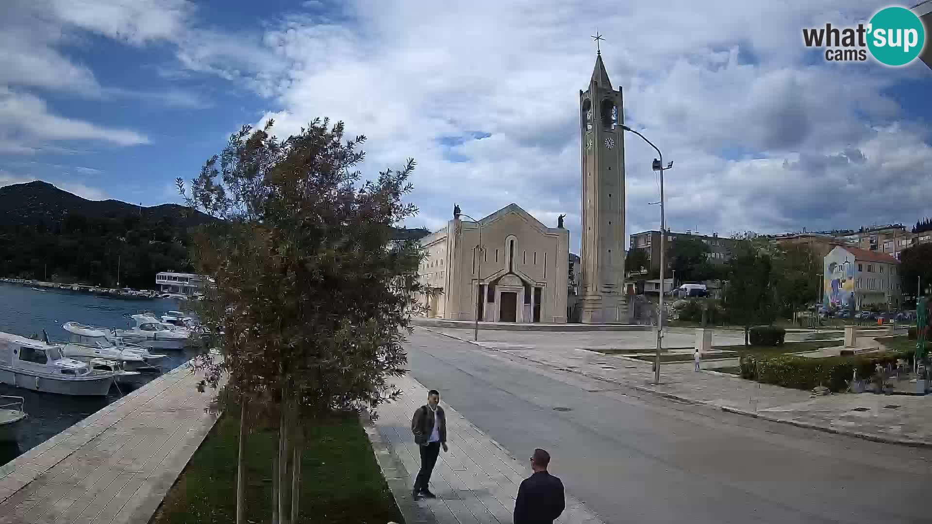 Ploče Webcam | Captivating Views of Riva and the Cathedral