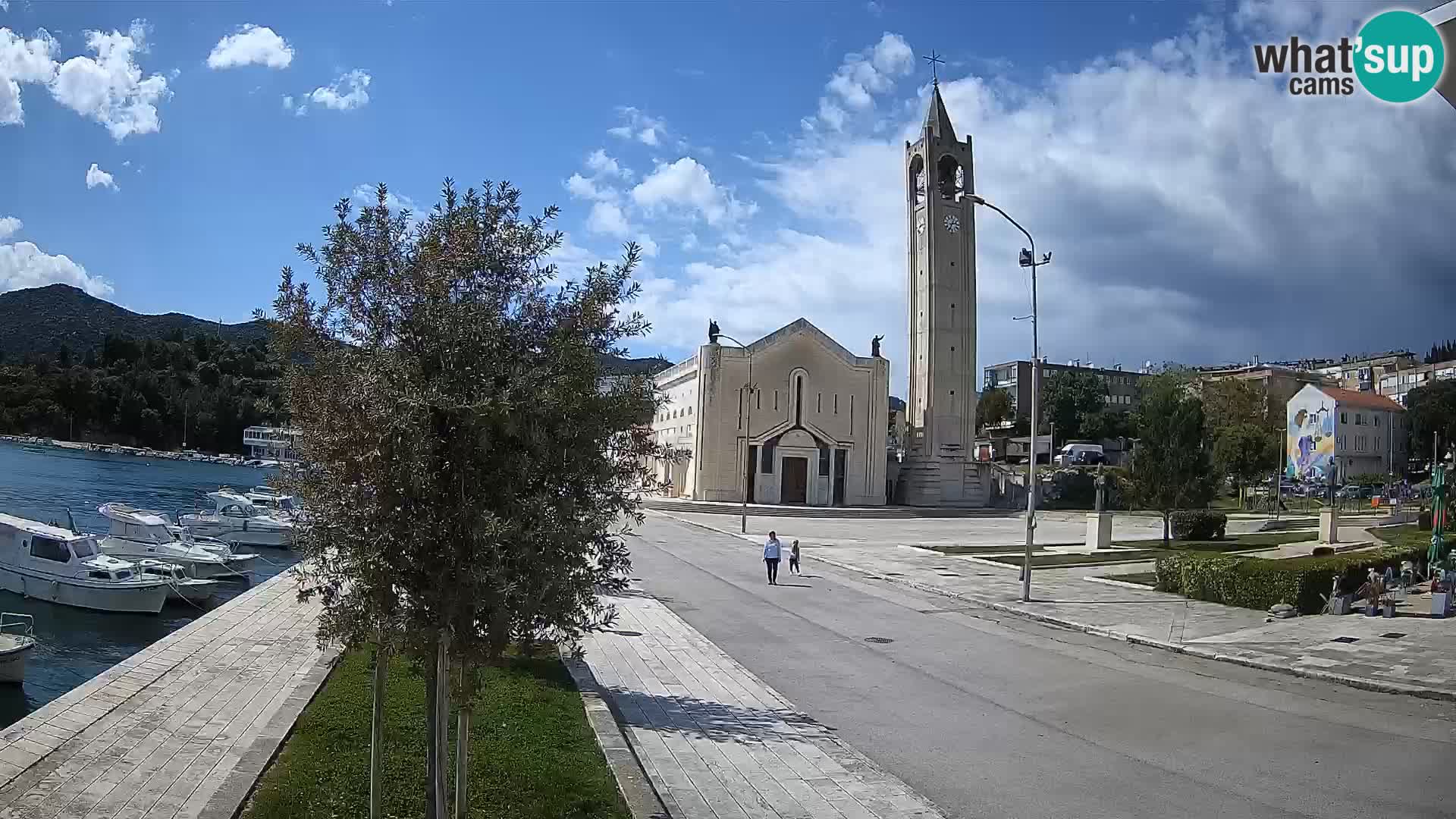 Ploče Webcam | Captivating Views of Riva and the Cathedral