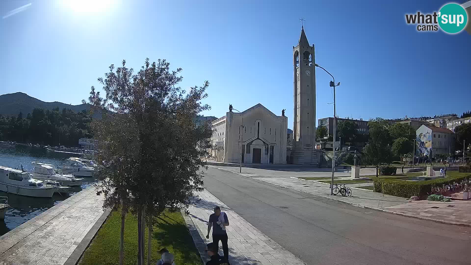 Ploče Webcam | Captivating Views of Riva and the Cathedral