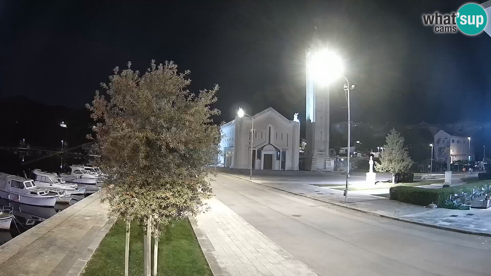 Ploče Webcam | Captivating Views of Riva and the Cathedral