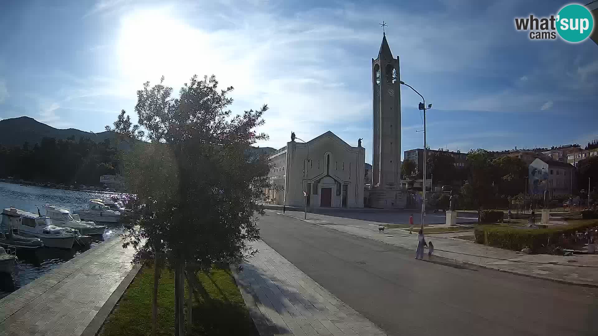 Ploče Webcam | Captivating Views of Riva and the Cathedral