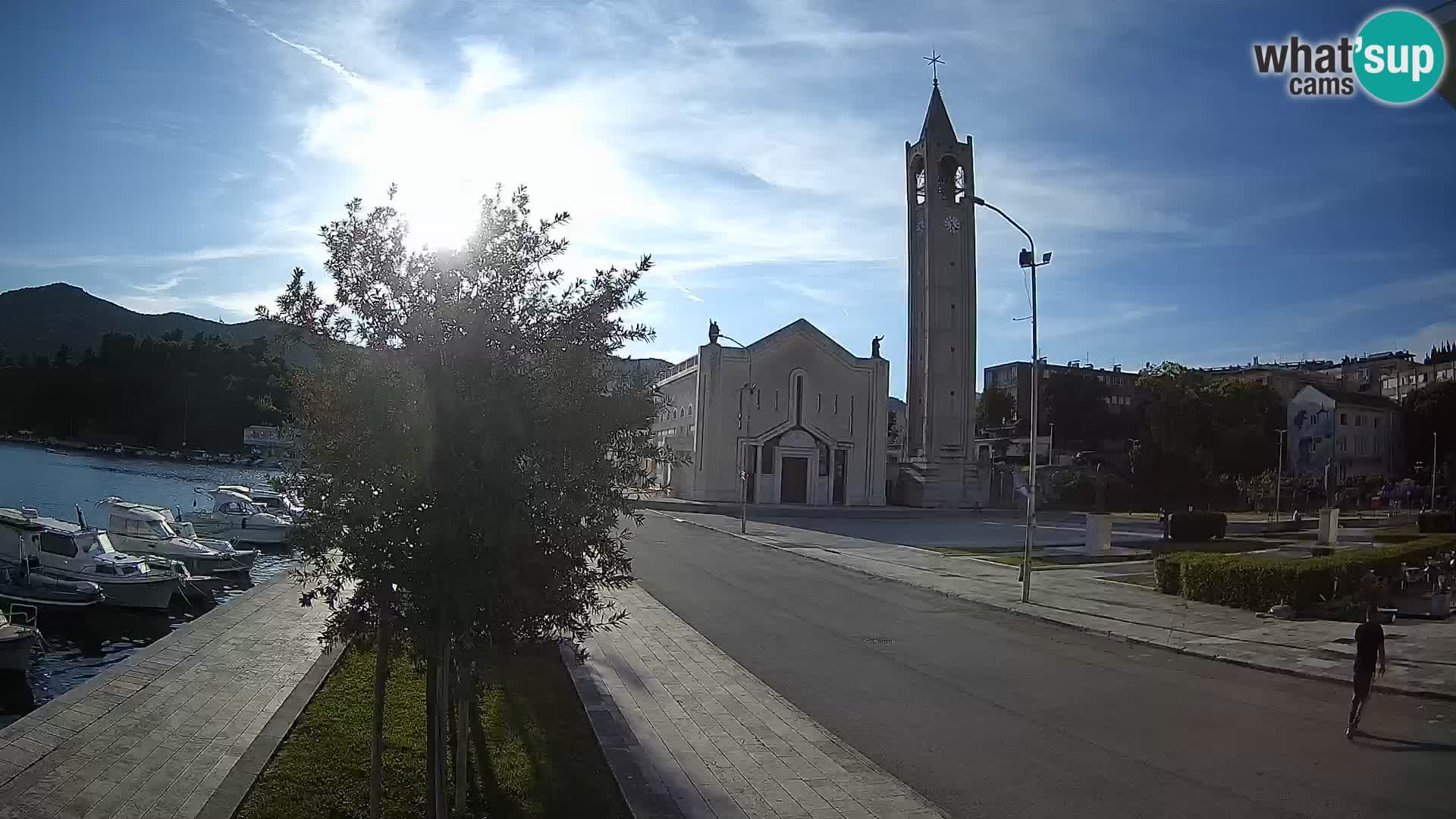 Ploče Webcam | Captivating Views of Riva and the Cathedral