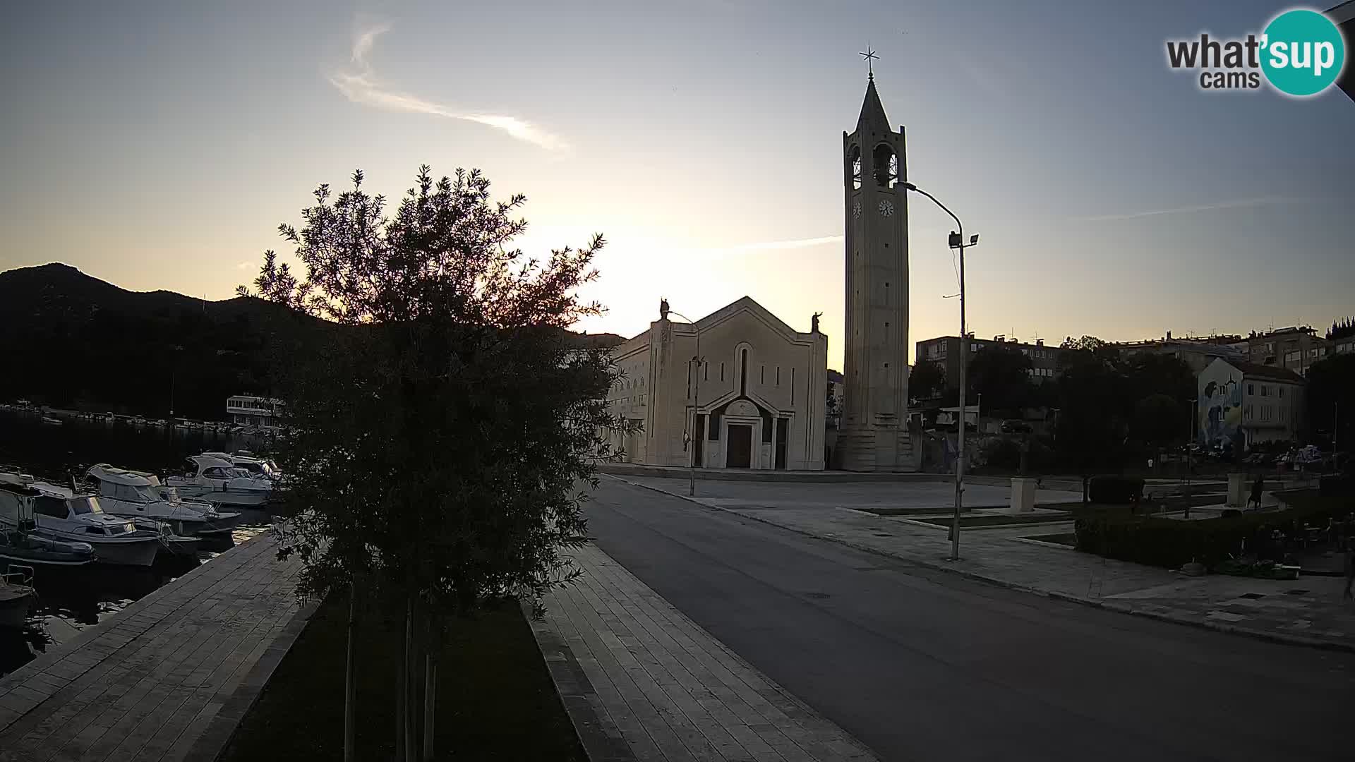 Ploče Webcam | Captivating Views of Riva and the Cathedral