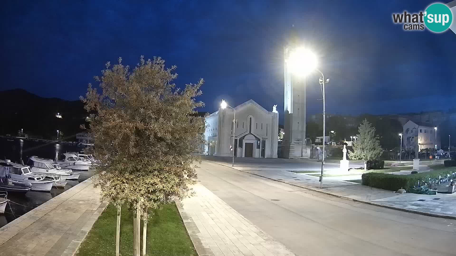 Ploče Webcam | Captivating Views of Riva and the Cathedral