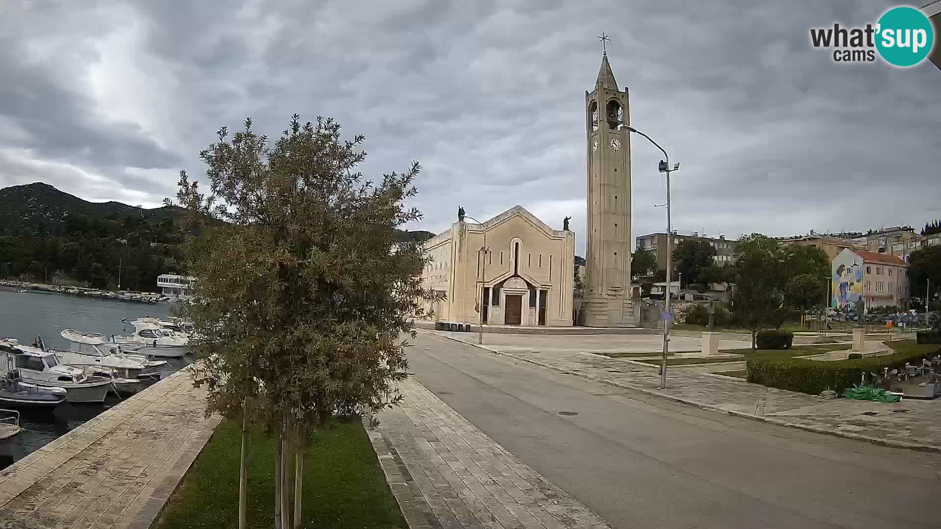 Ploče Webcam | Captivating Views of Riva and the Cathedral