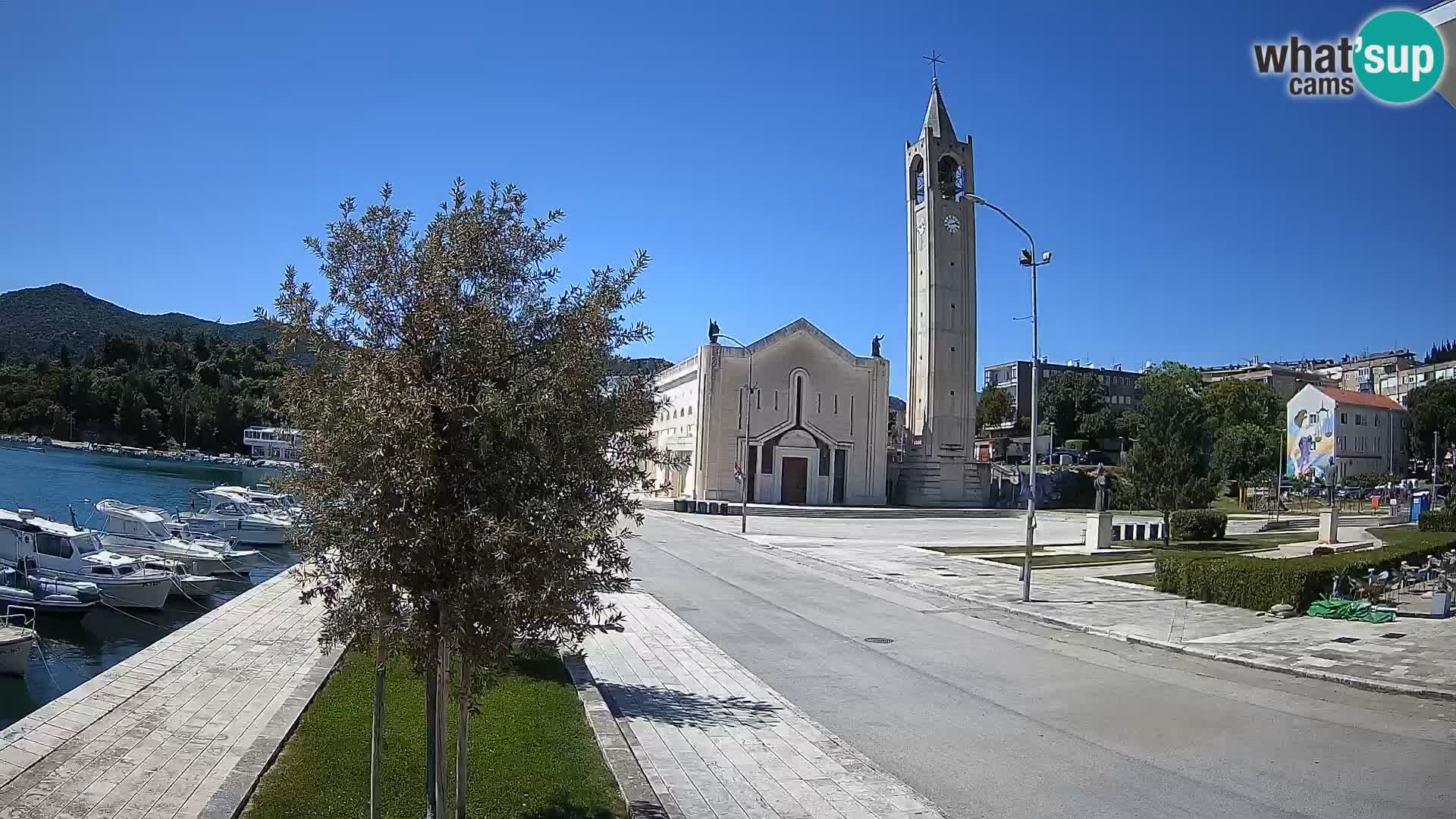 Ploče Webcam | Captivating Views of Riva and the Cathedral