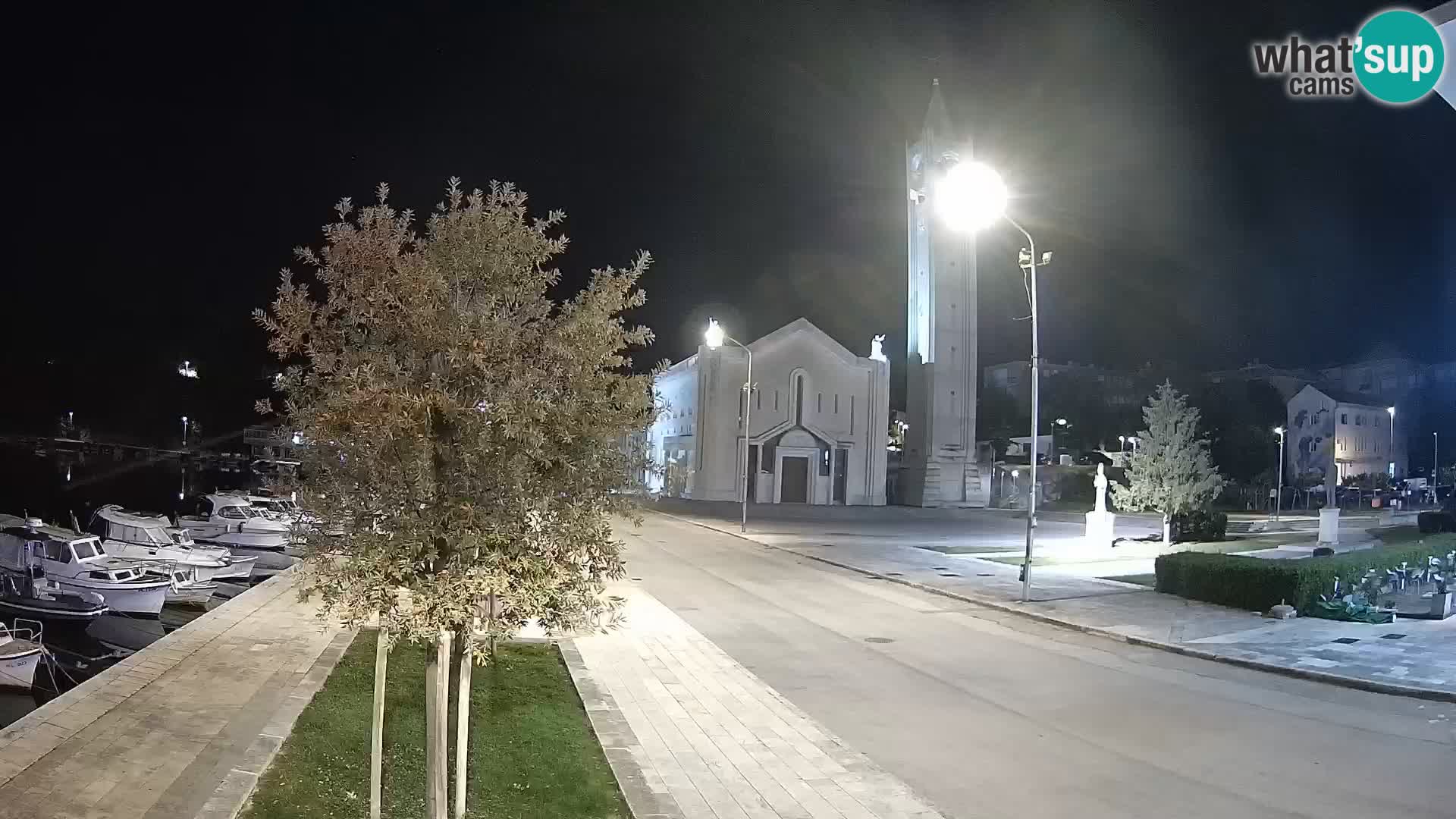 Ploče Webcam | Captivating Views of Riva and the Cathedral