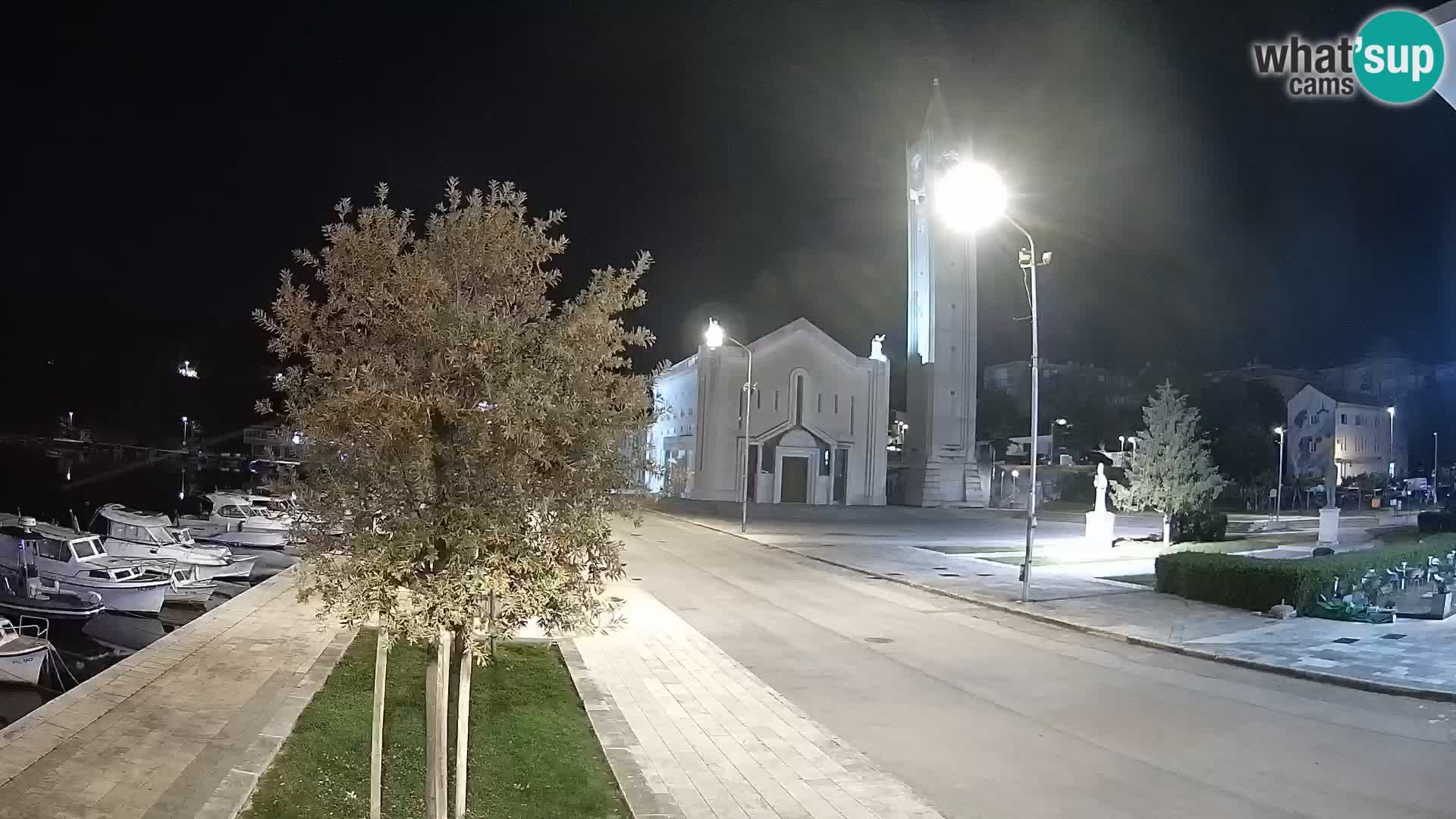 Ploče Webcam | Captivating Views of Riva and the Cathedral