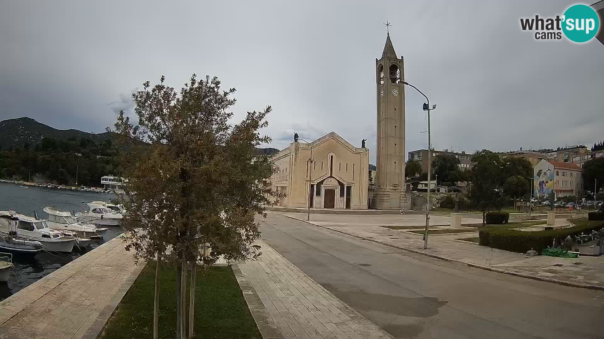 Ploče Webcam | Captivating Views of Riva and the Cathedral
