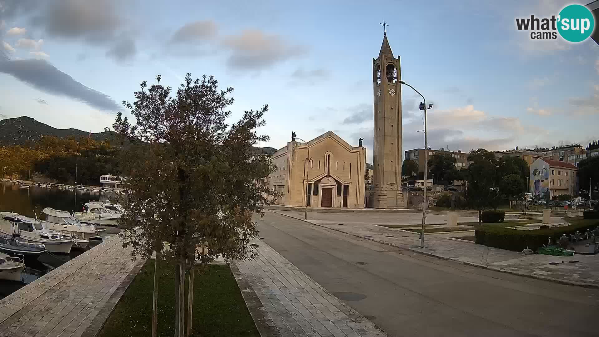 Ploče Cámara web | Vistas cautivadoras de Riva y la Catedral