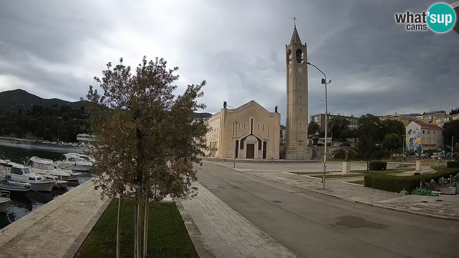Ploče Webcam | Captivating Views of Riva and the Cathedral