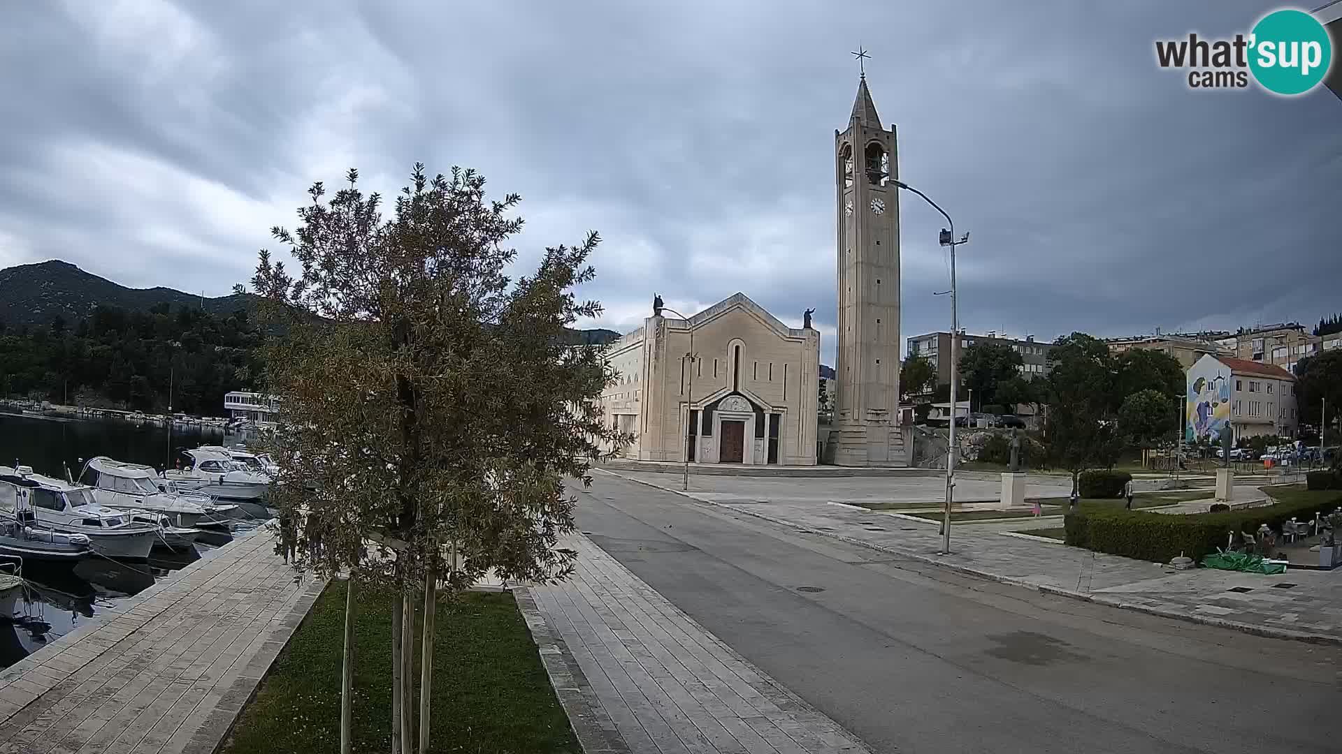 Ploče Webcam | Captivating Views of Riva and the Cathedral