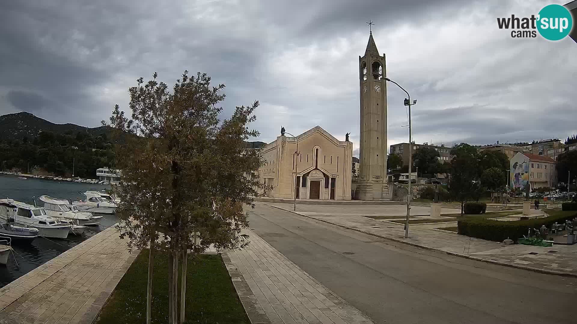 Ploče Webcam | Captivating Views of Riva and the Cathedral