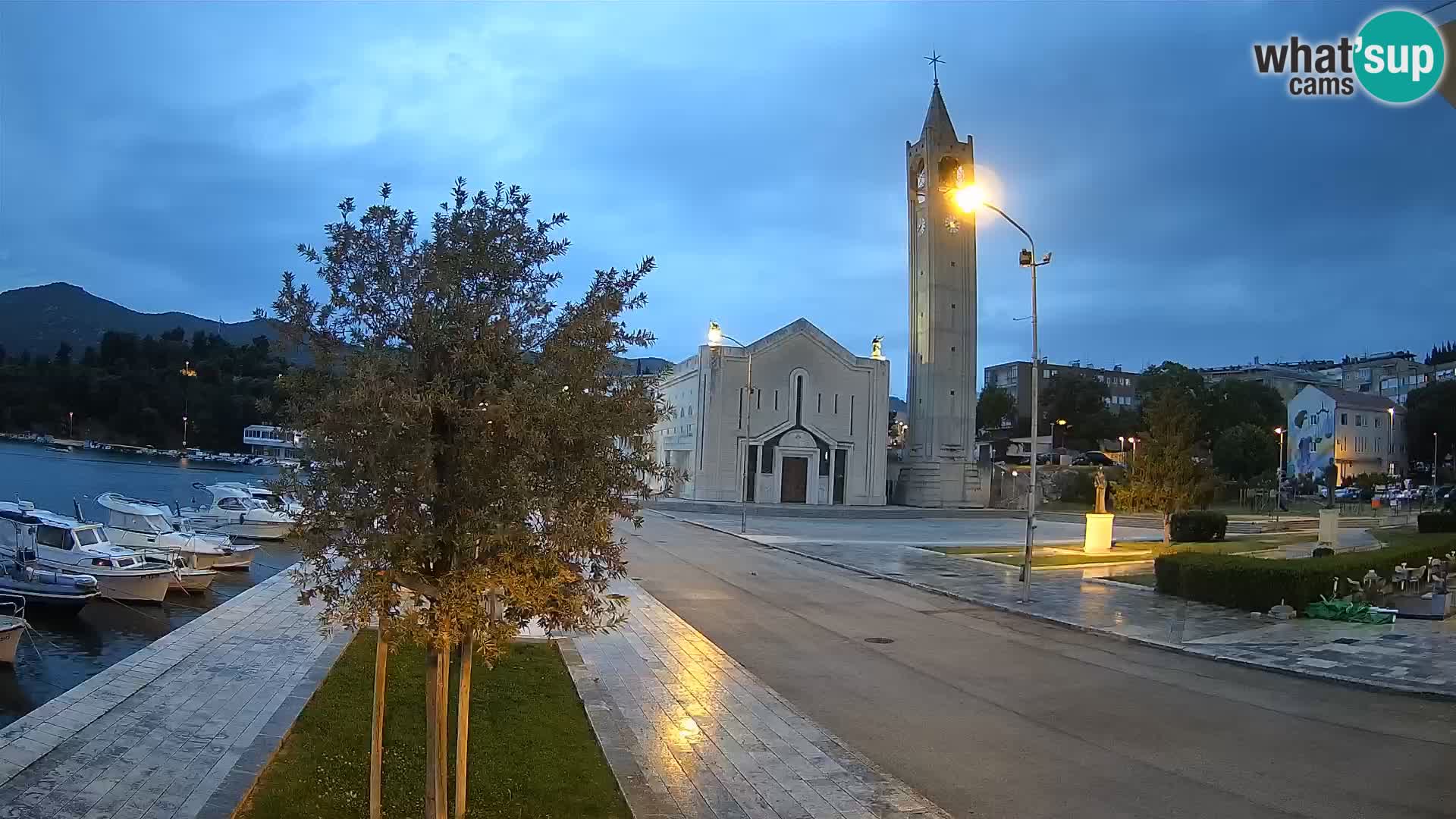 Ploče Webcam | Captivating Views of Riva and the Cathedral