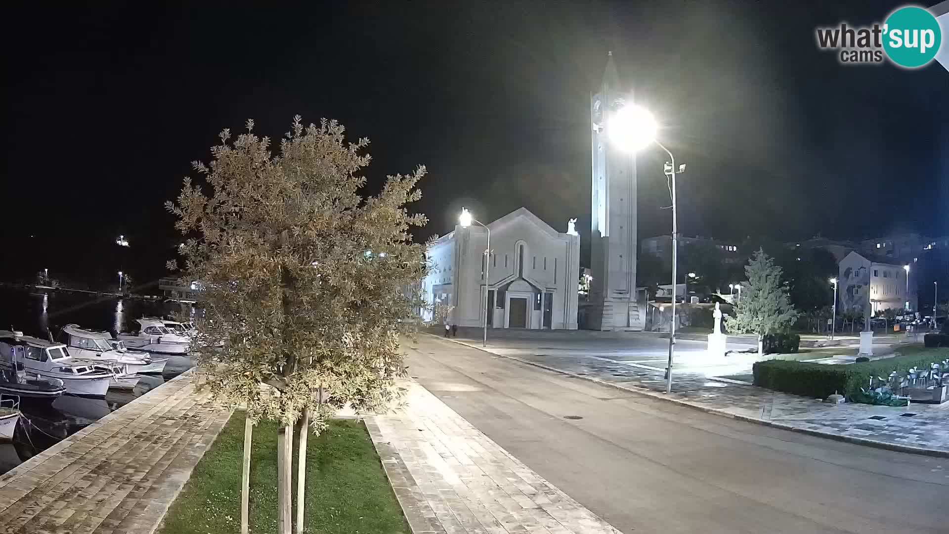 Ploče Webcam | Captivating Views of Riva and the Cathedral