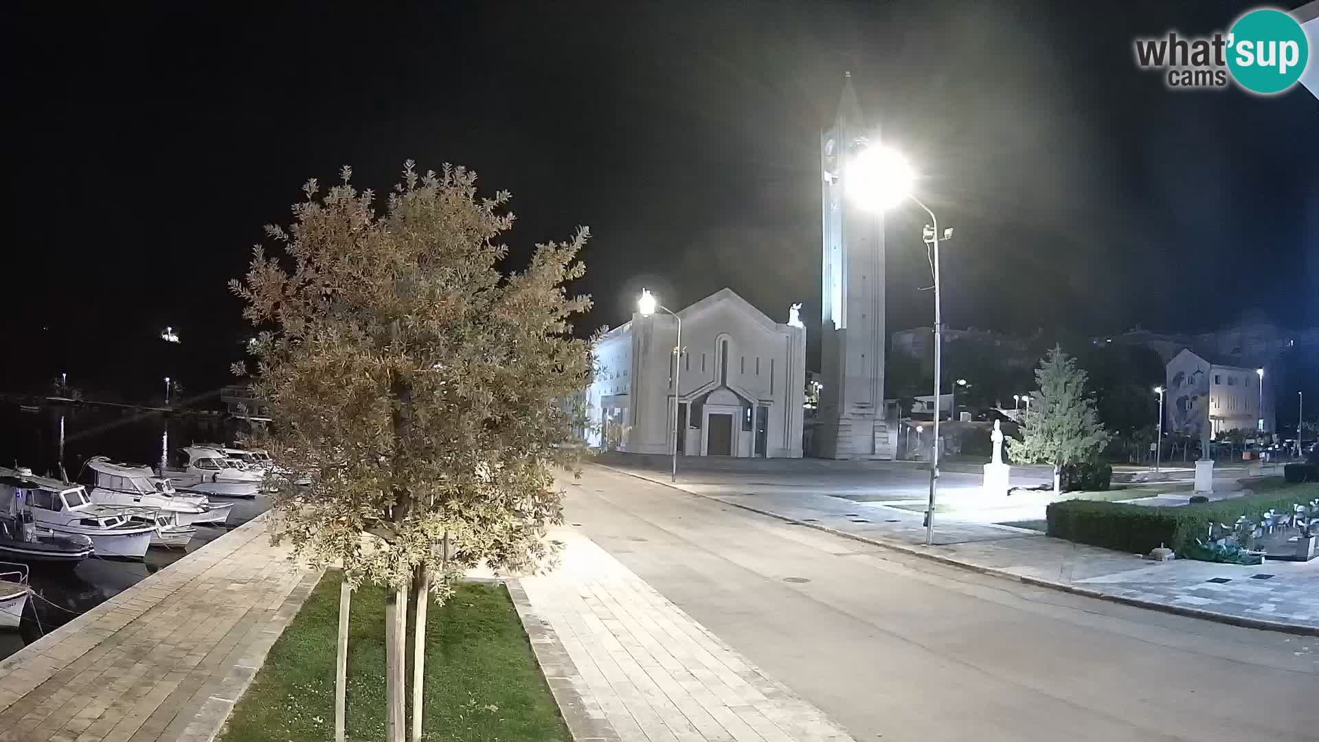 Ploče Webcam | Captivating Views of Riva and the Cathedral