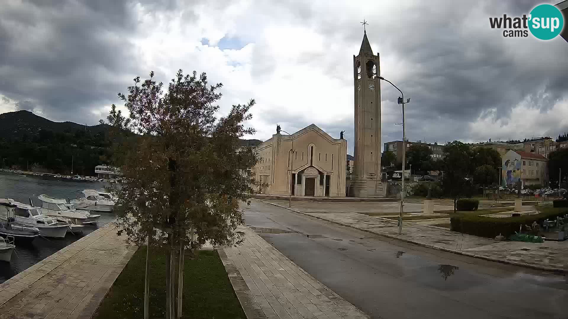 Ploče Webcam | Captivating Views of Riva and the Cathedral