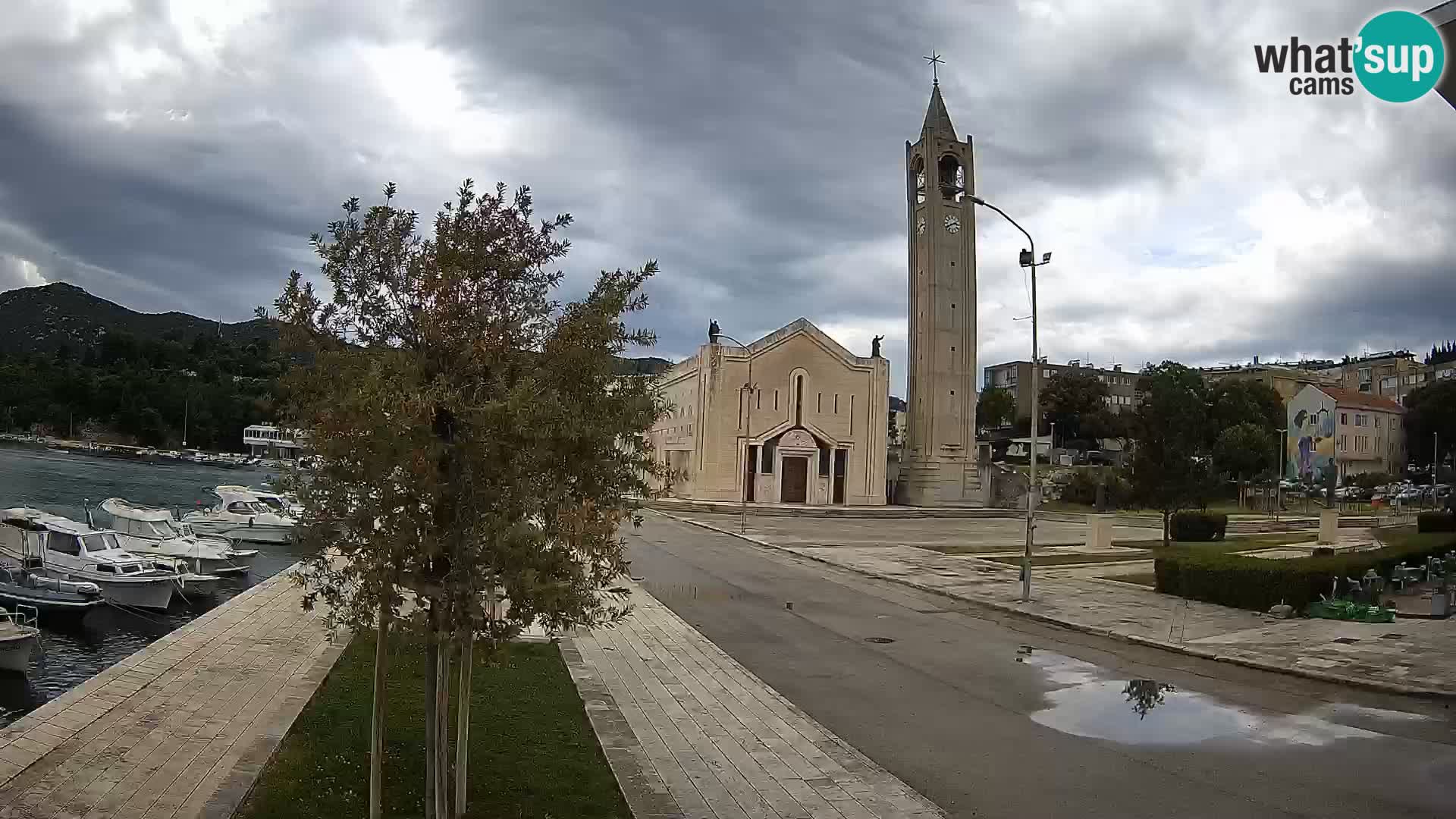 Ploče Webcam | Captivating Views of Riva and the Cathedral