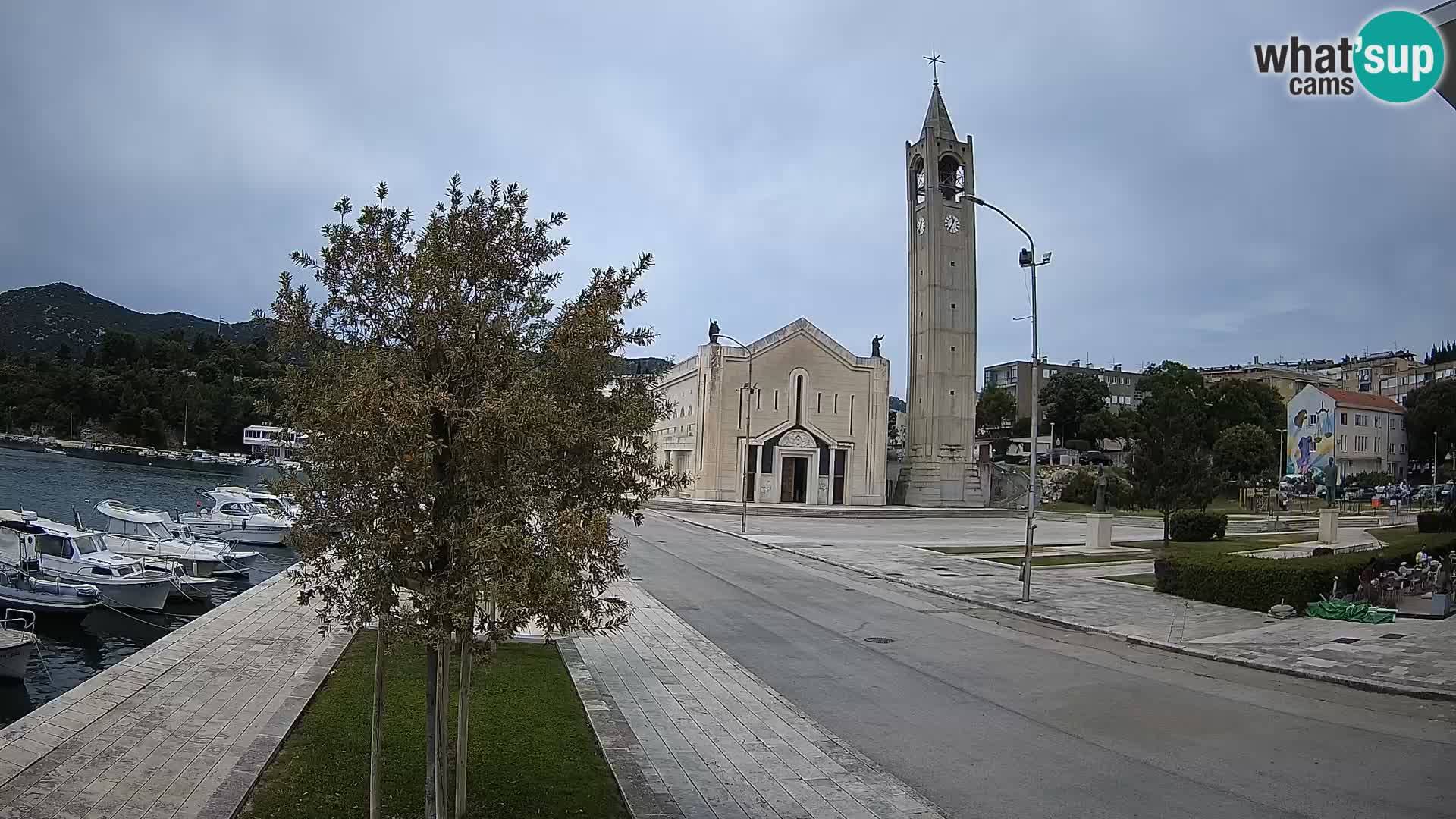 Ploče Webcam | Captivating Views of Riva and the Cathedral