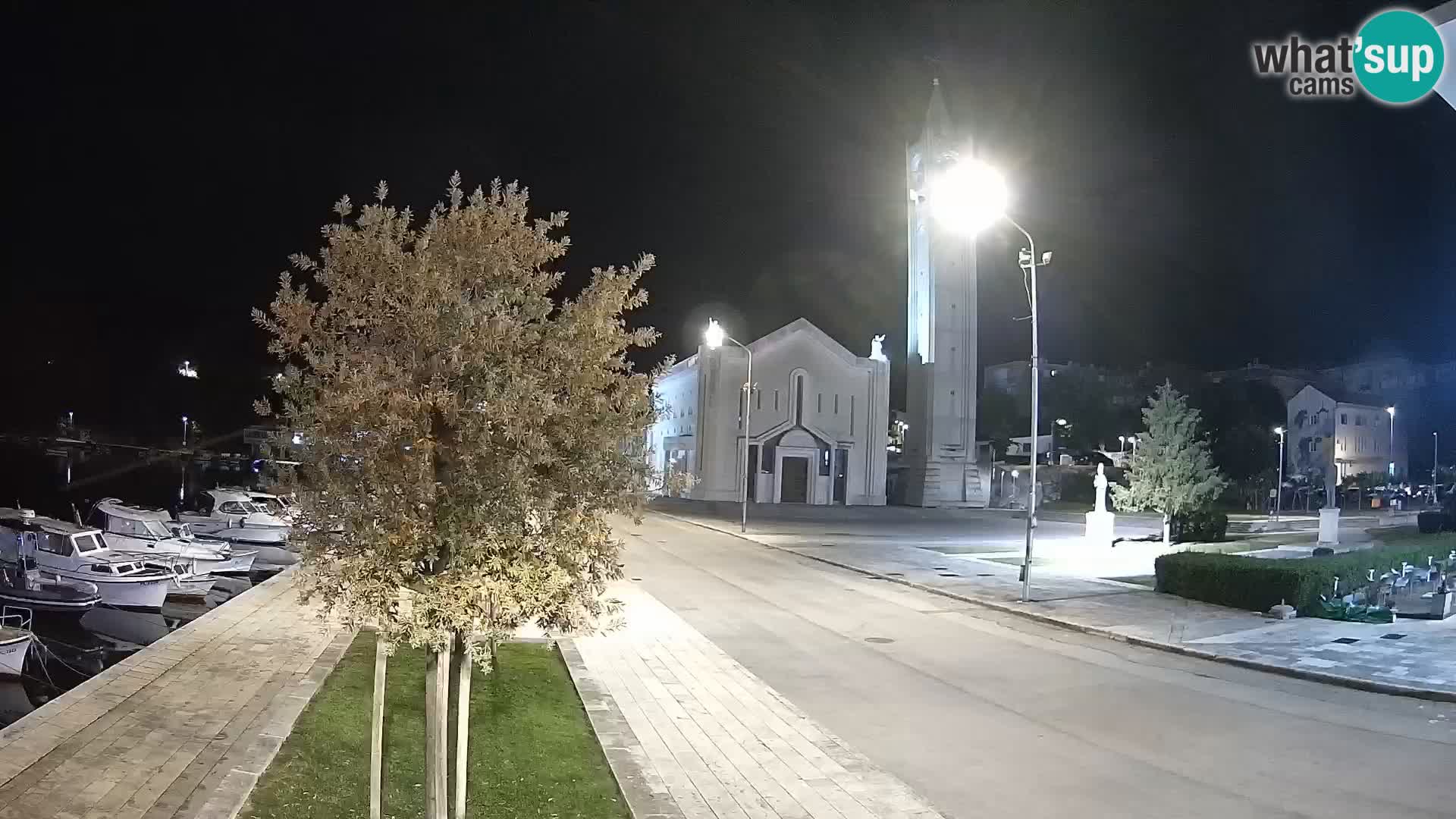 Ploče Webcam | Captivating Views of Riva and the Cathedral