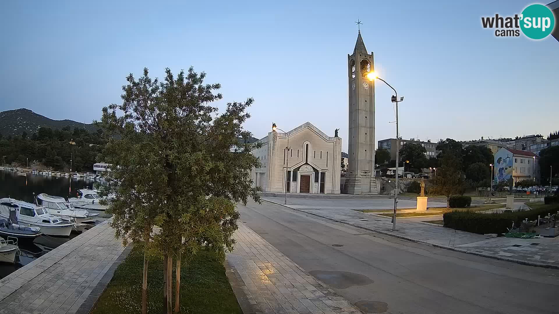 Ploče Webcam | Captivating Views of Riva and the Cathedral