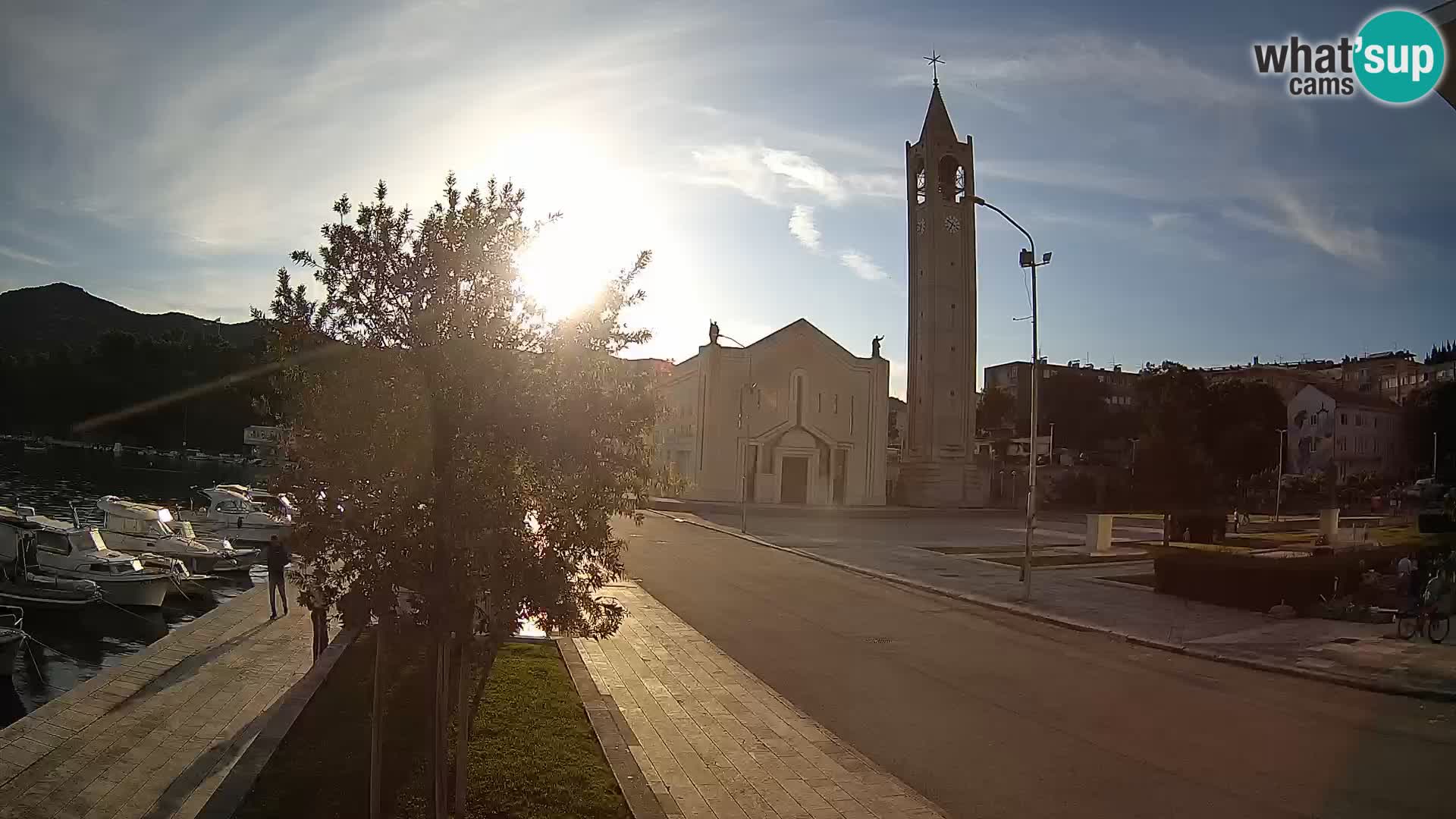 Ploče Webcam | Captivating Views of Riva and the Cathedral