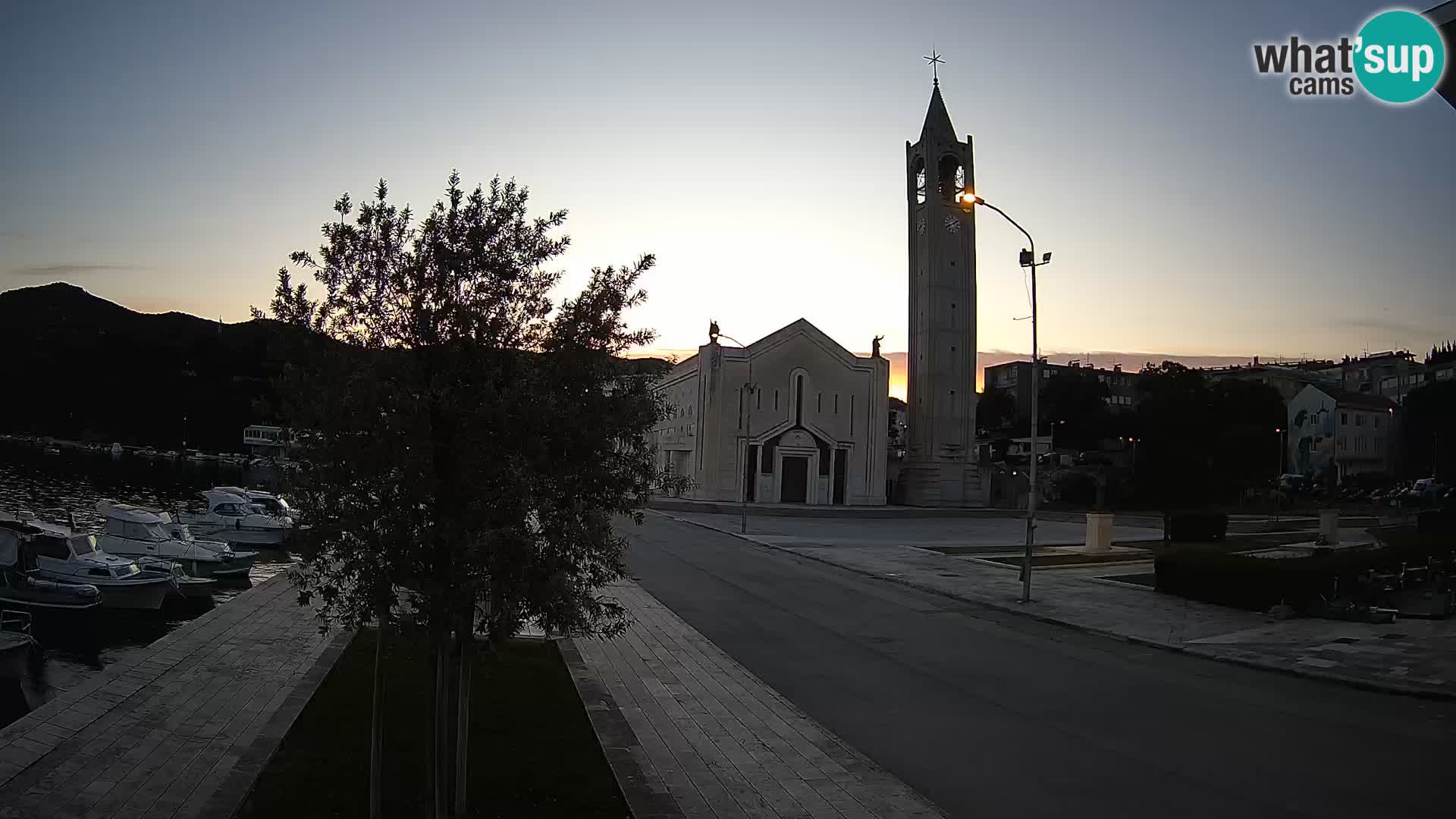 Ploče Webcam | Captivating Views of Riva and the Cathedral