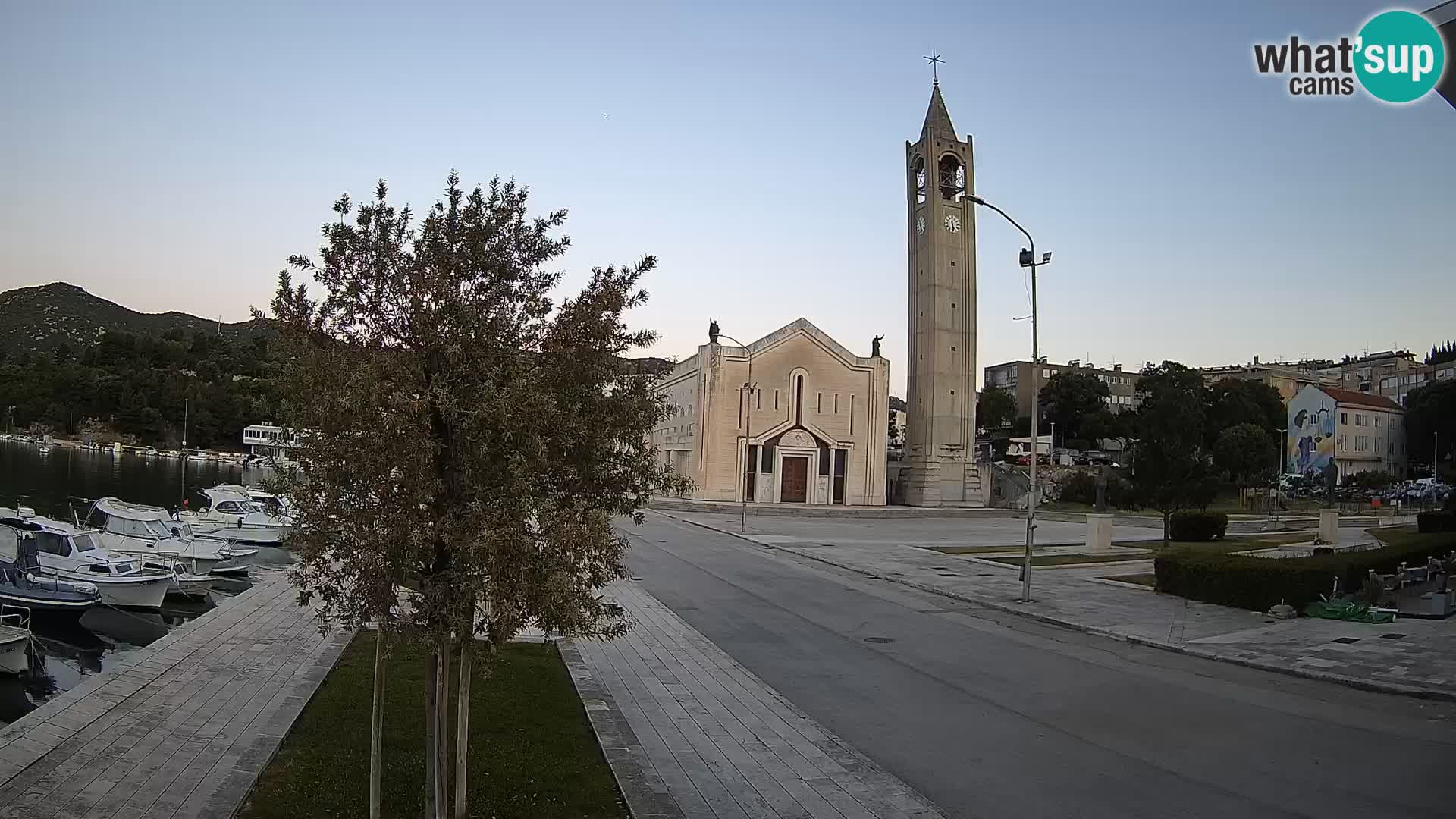 Ploče Webcam | Captivating Views of Riva and the Cathedral