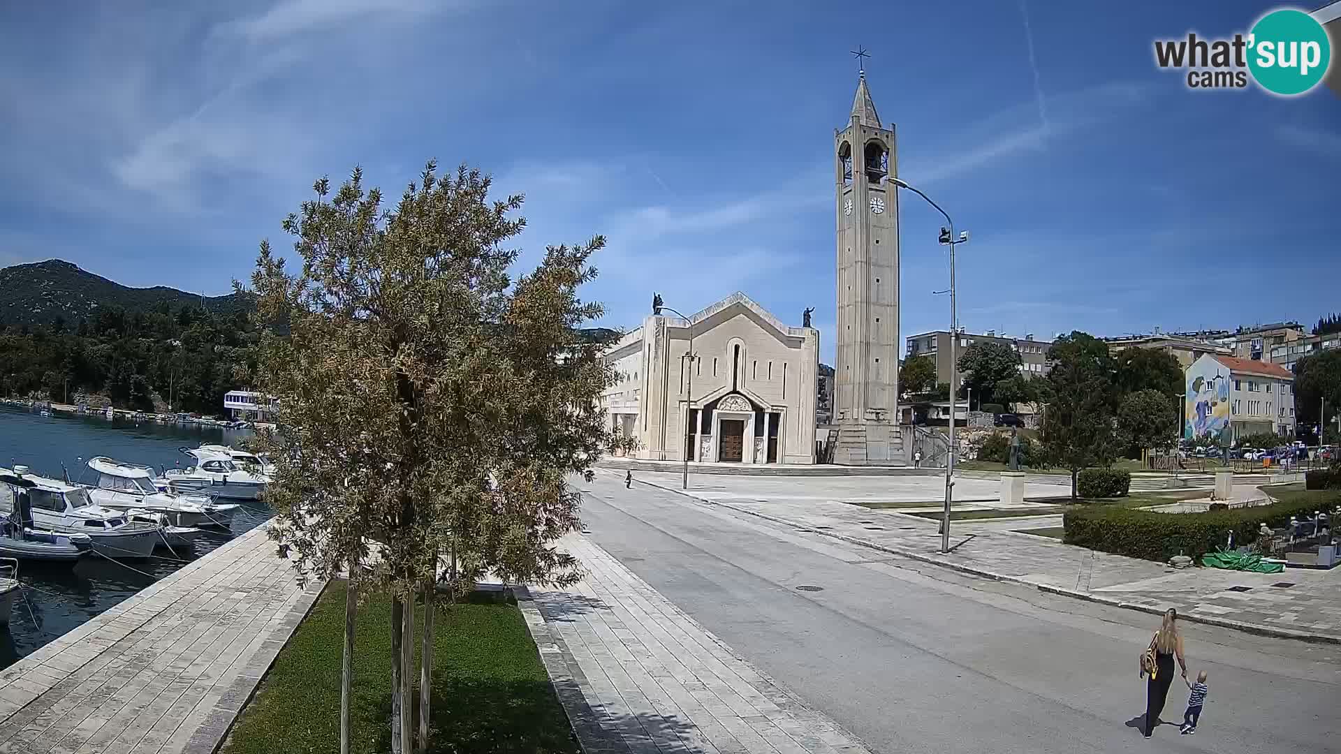 Ploče Webcam | Captivating Views of Riva and the Cathedral