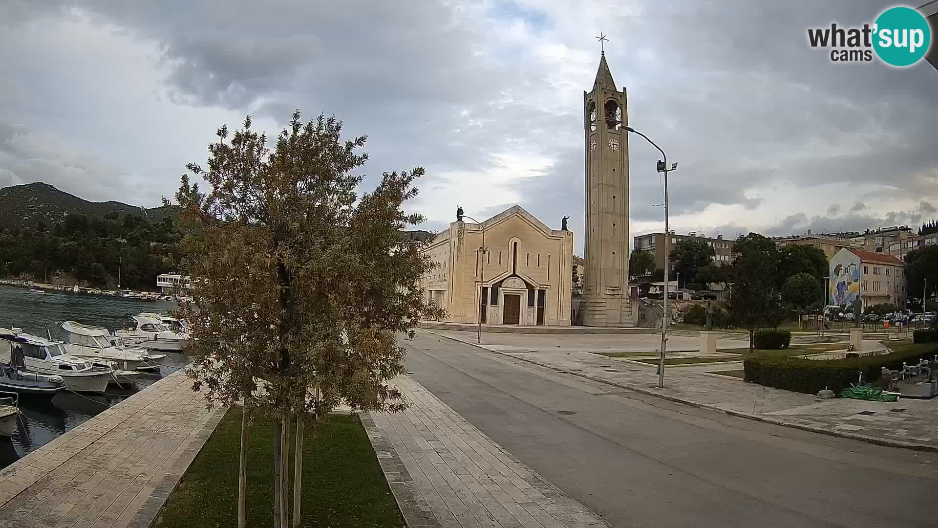 Ploče Webcam | Captivating Views of Riva and the Cathedral