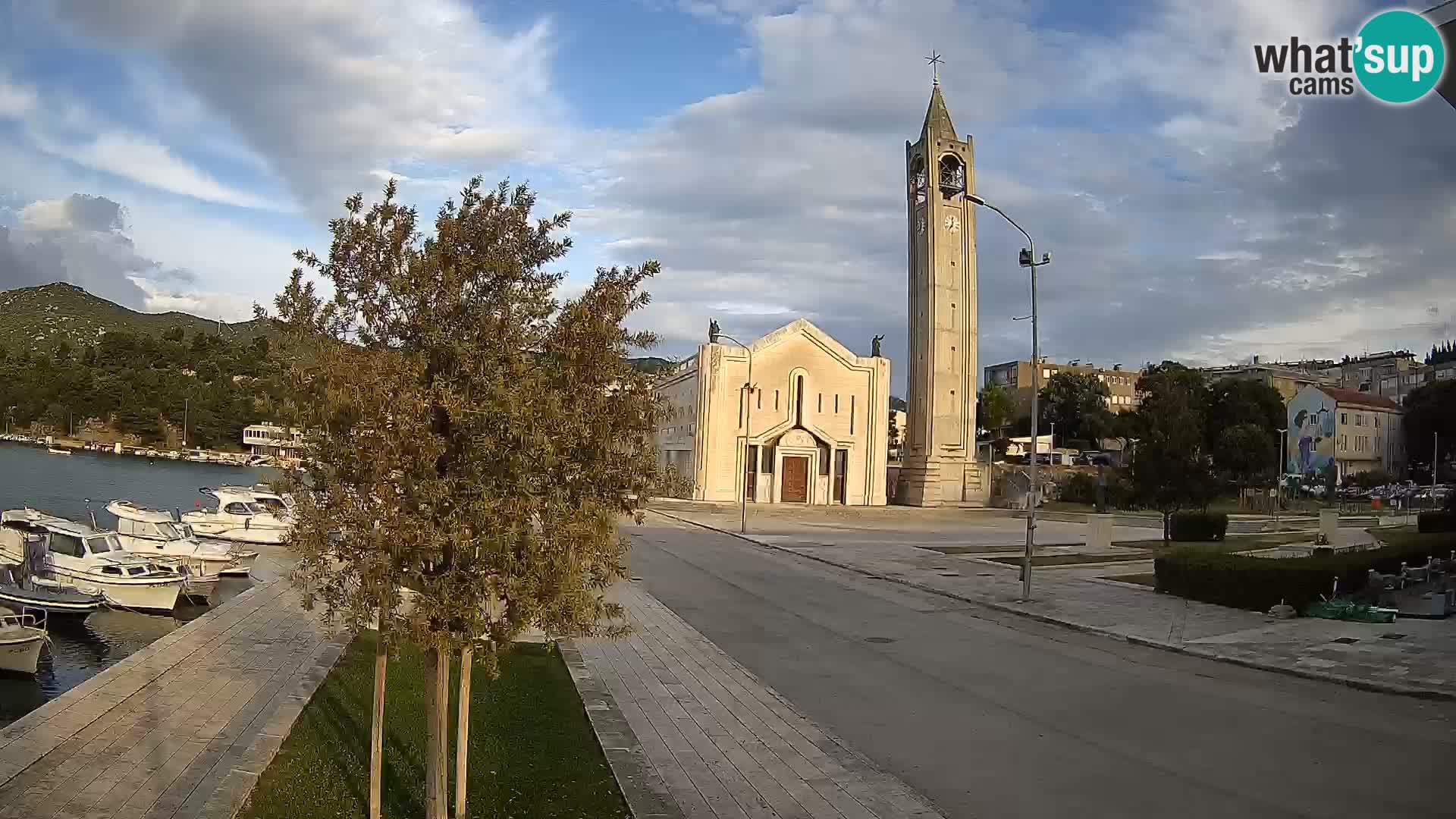 Ploče Webcam | Captivating Views of Riva and the Cathedral