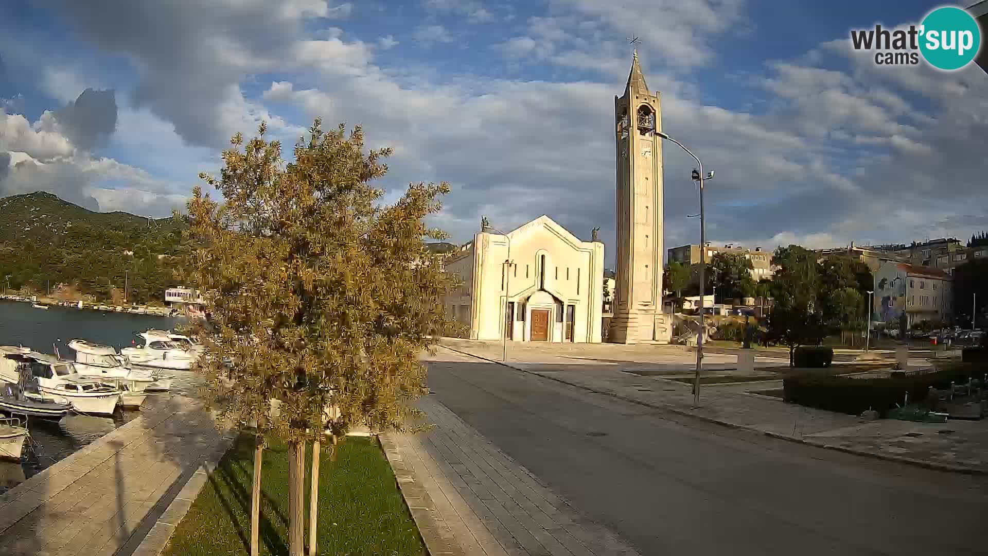 Ploče Cámara web | Vistas cautivadoras de Riva y la Catedral
