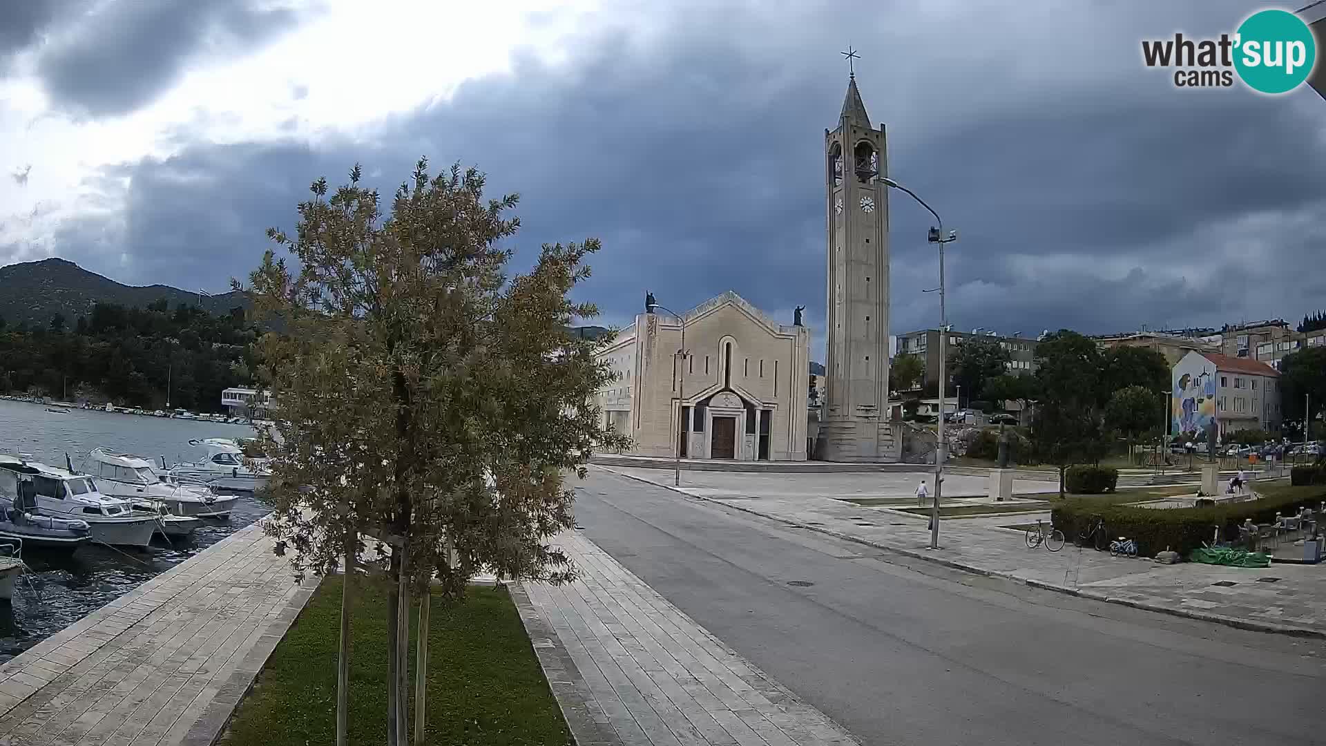 Ploče Webcam | Captivating Views of Riva and the Cathedral