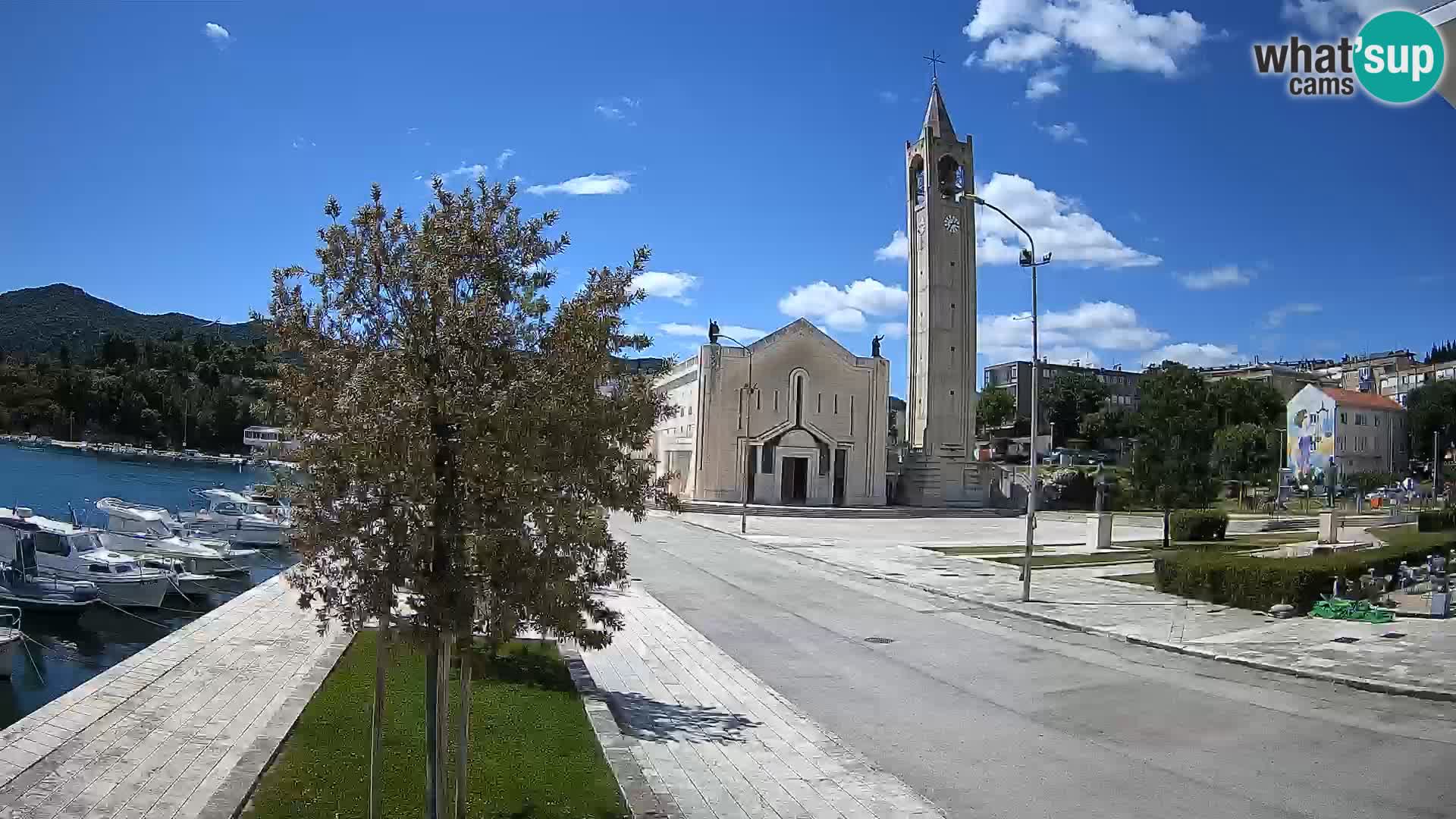 Ploče Webcam | Captivating Views of Riva and the Cathedral