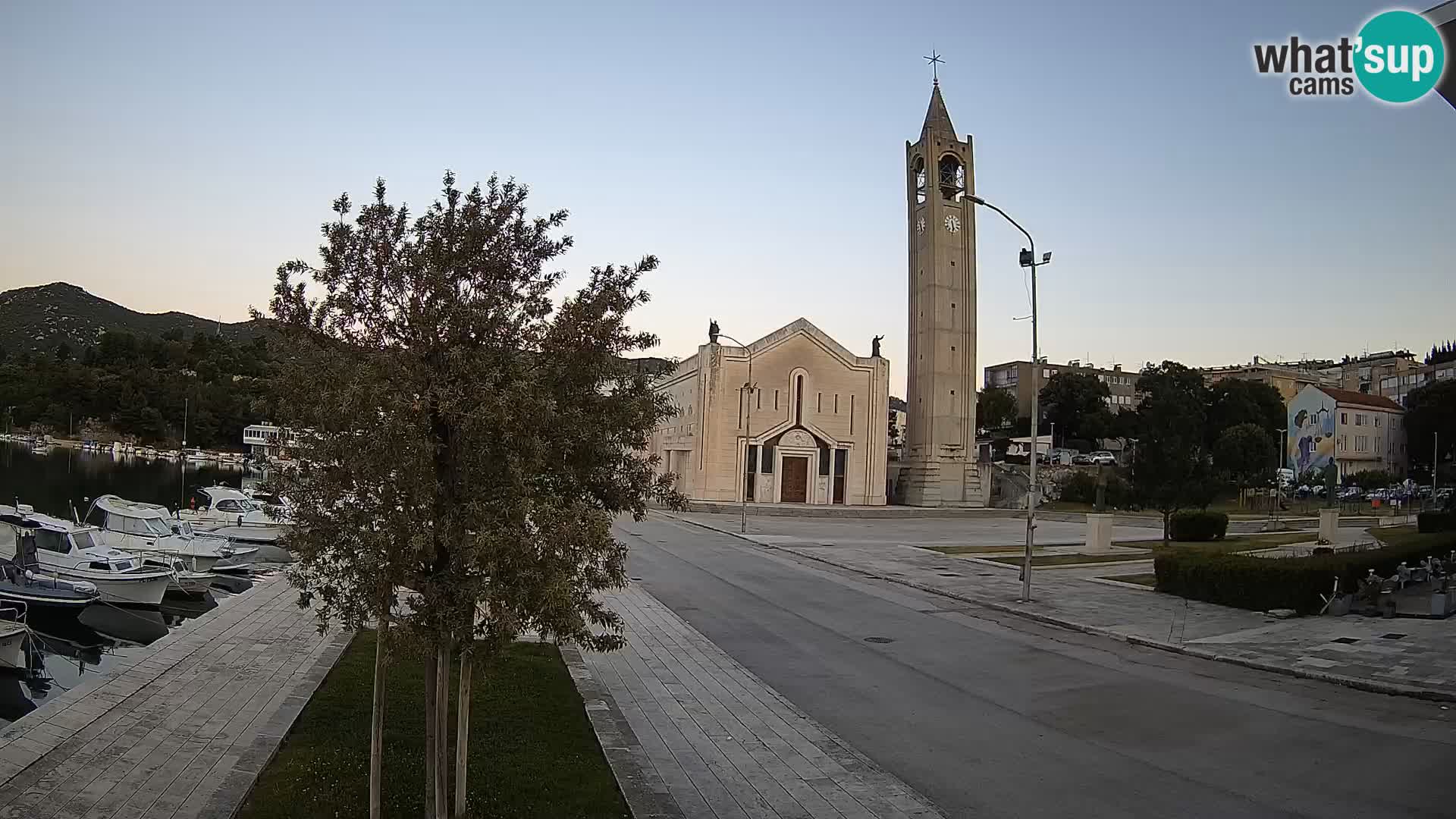 Ploče Webcam | Captivating Views of Riva and the Cathedral