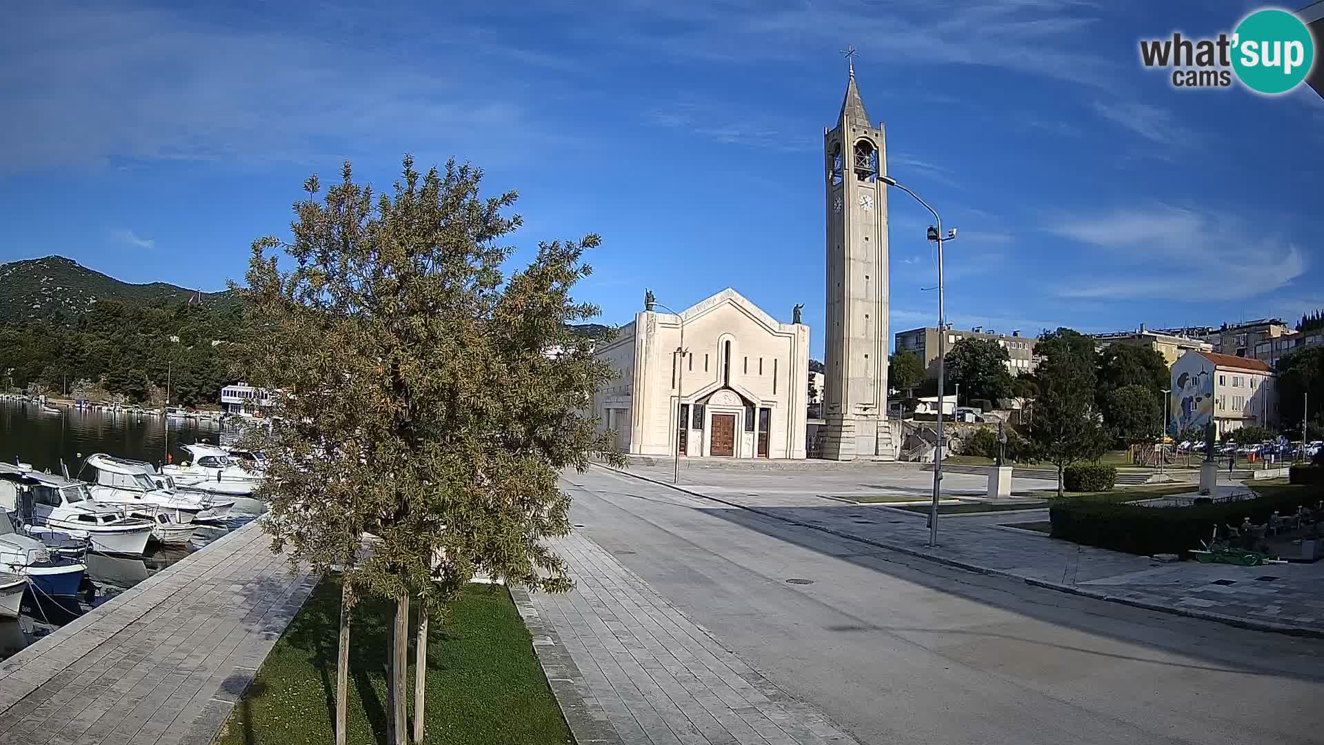 Ploče Webcam | Captivating Views of Riva and the Cathedral