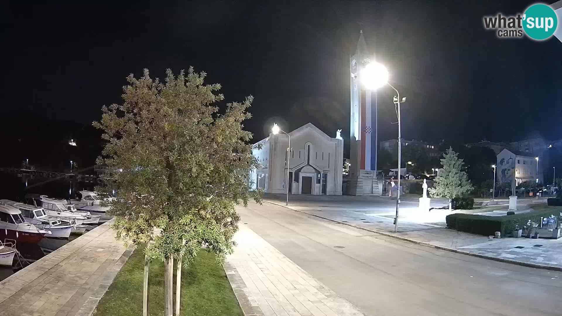 Ploče Webcam | Captivating Views of Riva and the Cathedral