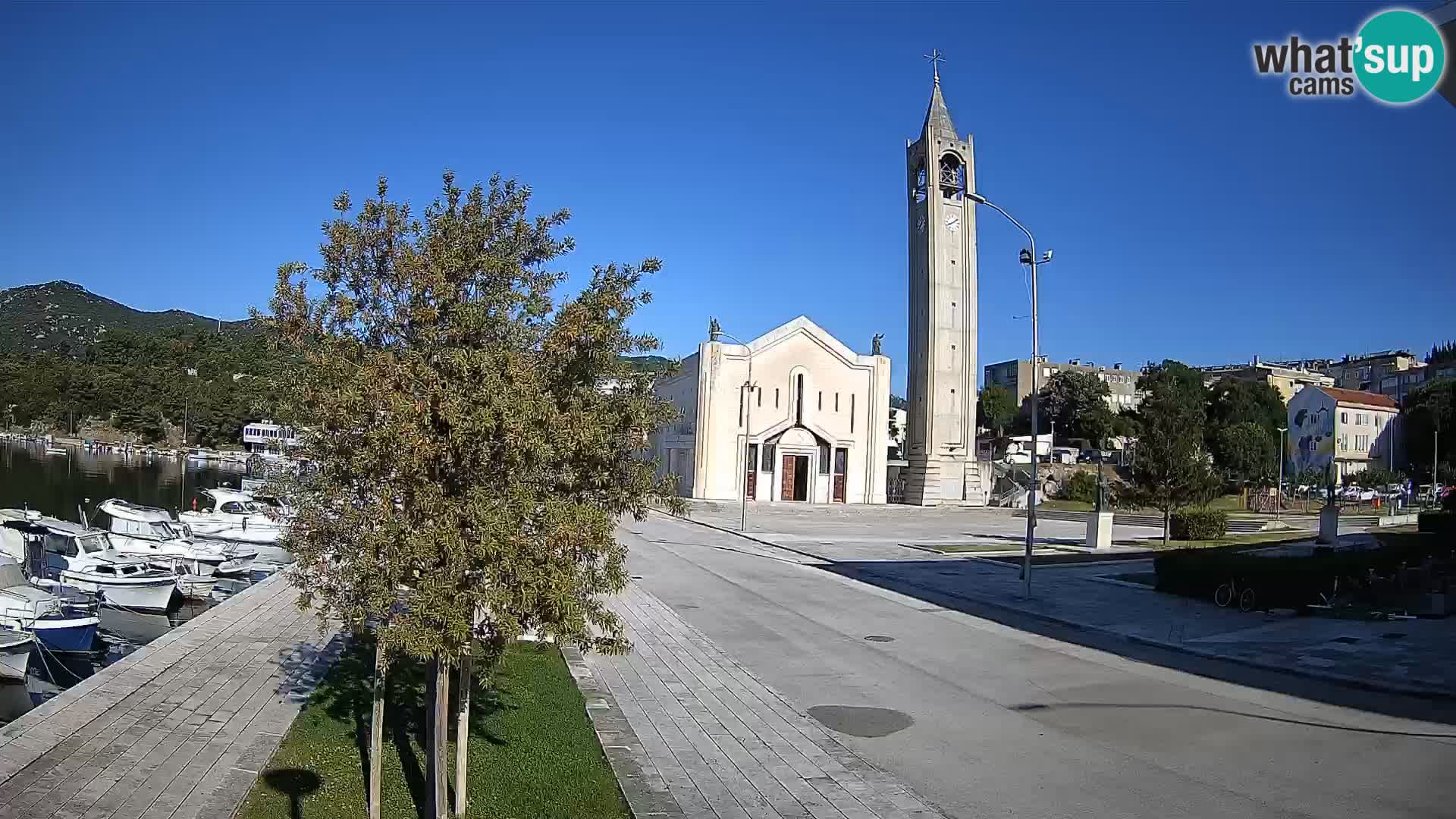 Ploče Webcam | Captivating Views of Riva and the Cathedral