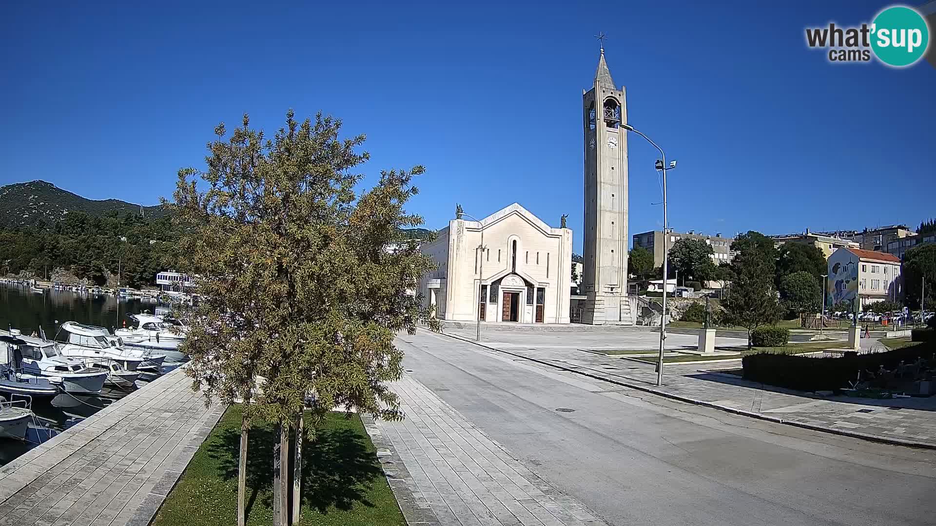 Ploče Webcam | Captivating Views of Riva and the Cathedral