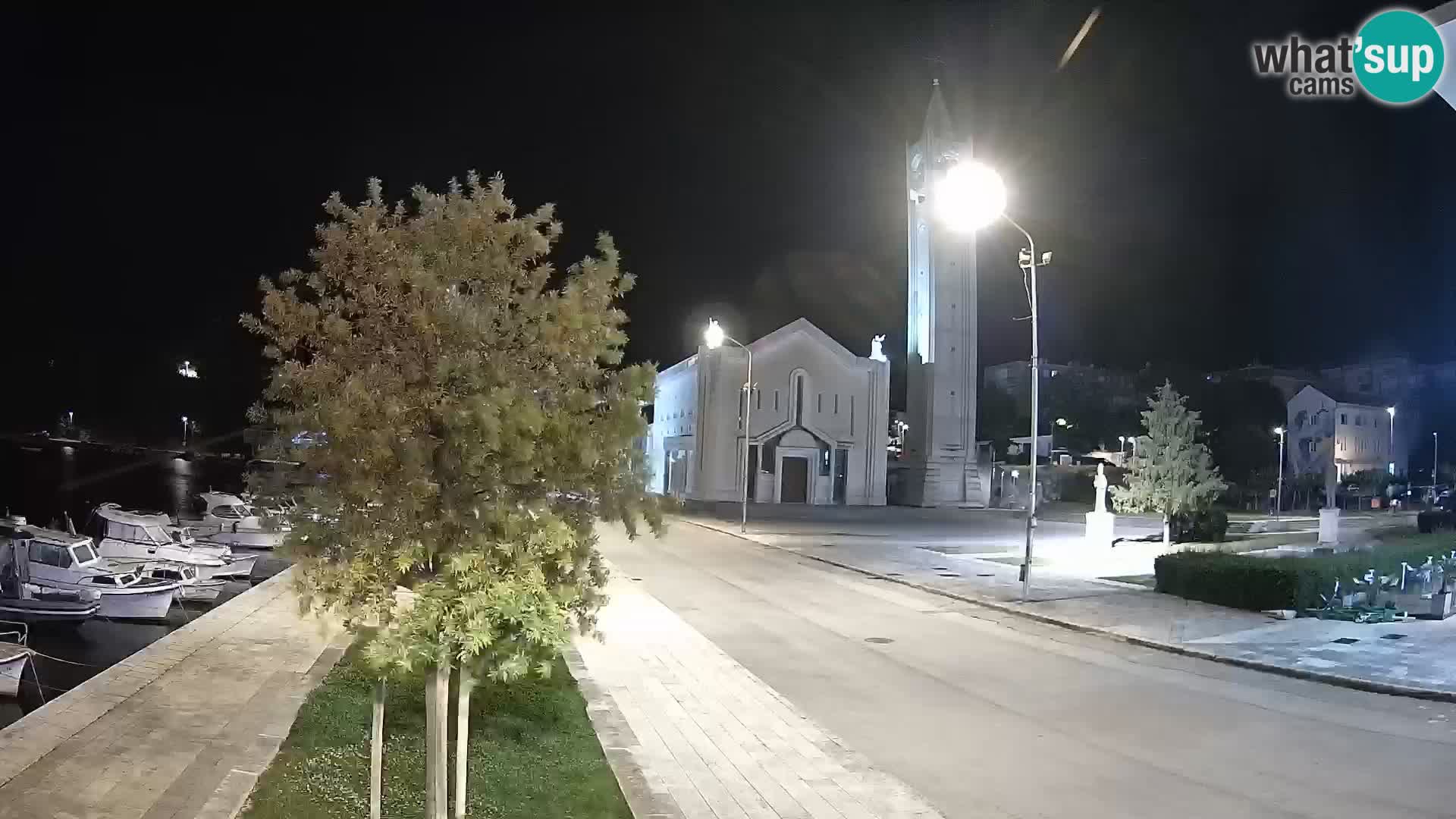 Ploče Webcam | Captivating Views of Riva and the Cathedral